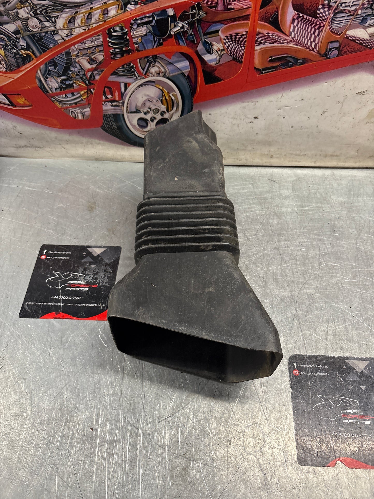 Porsche 928 right Air intake hose, used 92850415902