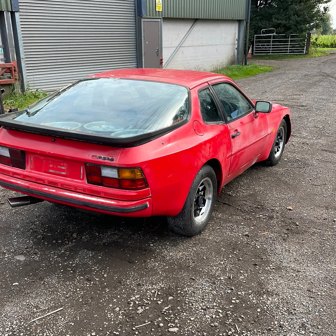 Porsche 944 2.5 kaputt, alle Teile vorhanden, gebraucht