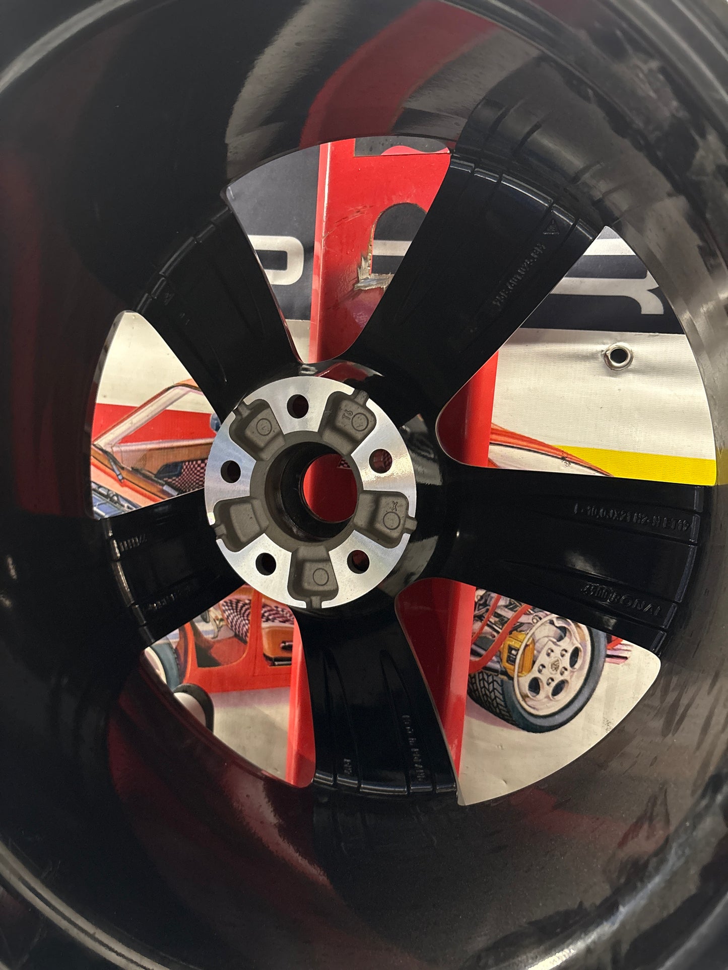 Porsche Macan 10.0Jx21”, ET19 Front rim, for spares or repair 95B601025GM