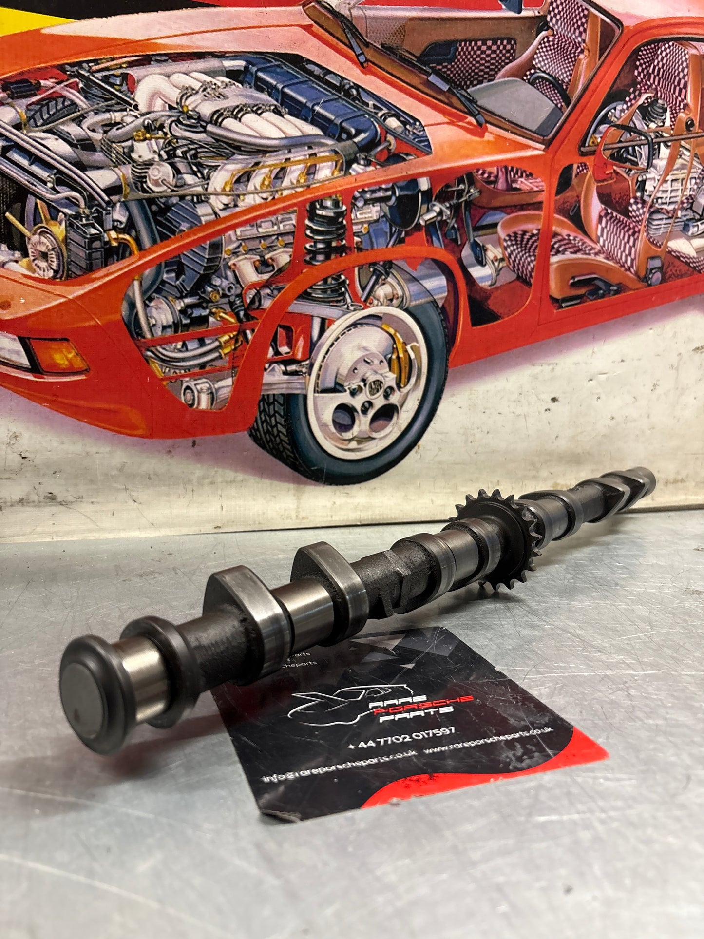 Porsche 928 S3 M28.45/46 engine Camshaft, intake side, cylinder 1-4, used 9281052913R / 92810529108