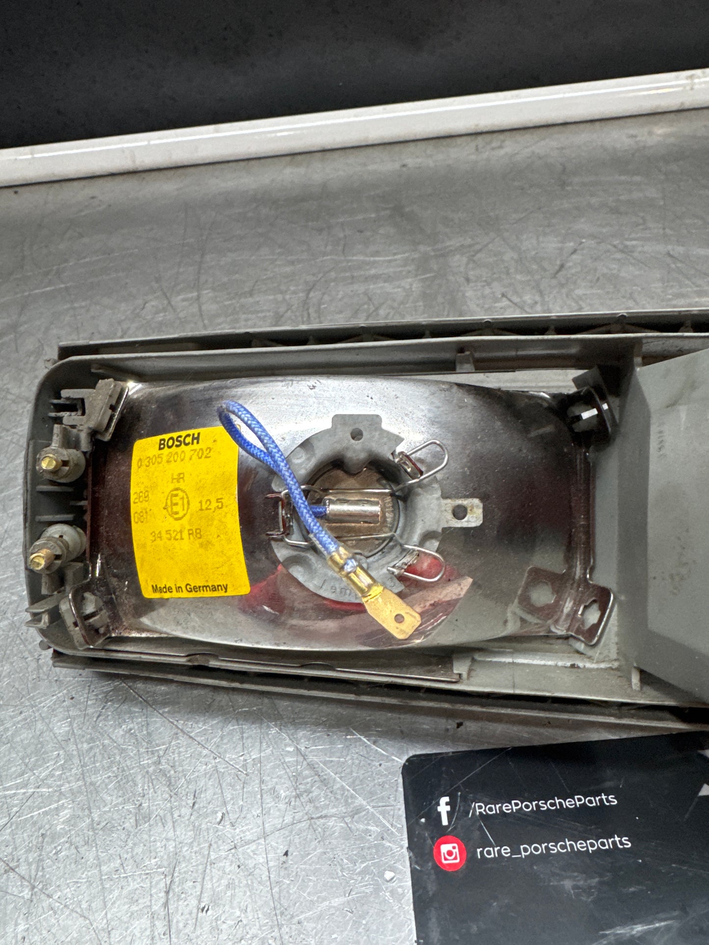 Porsche 944 S2 / Turbo Right side fog light. Spares or repairs. 95163121100