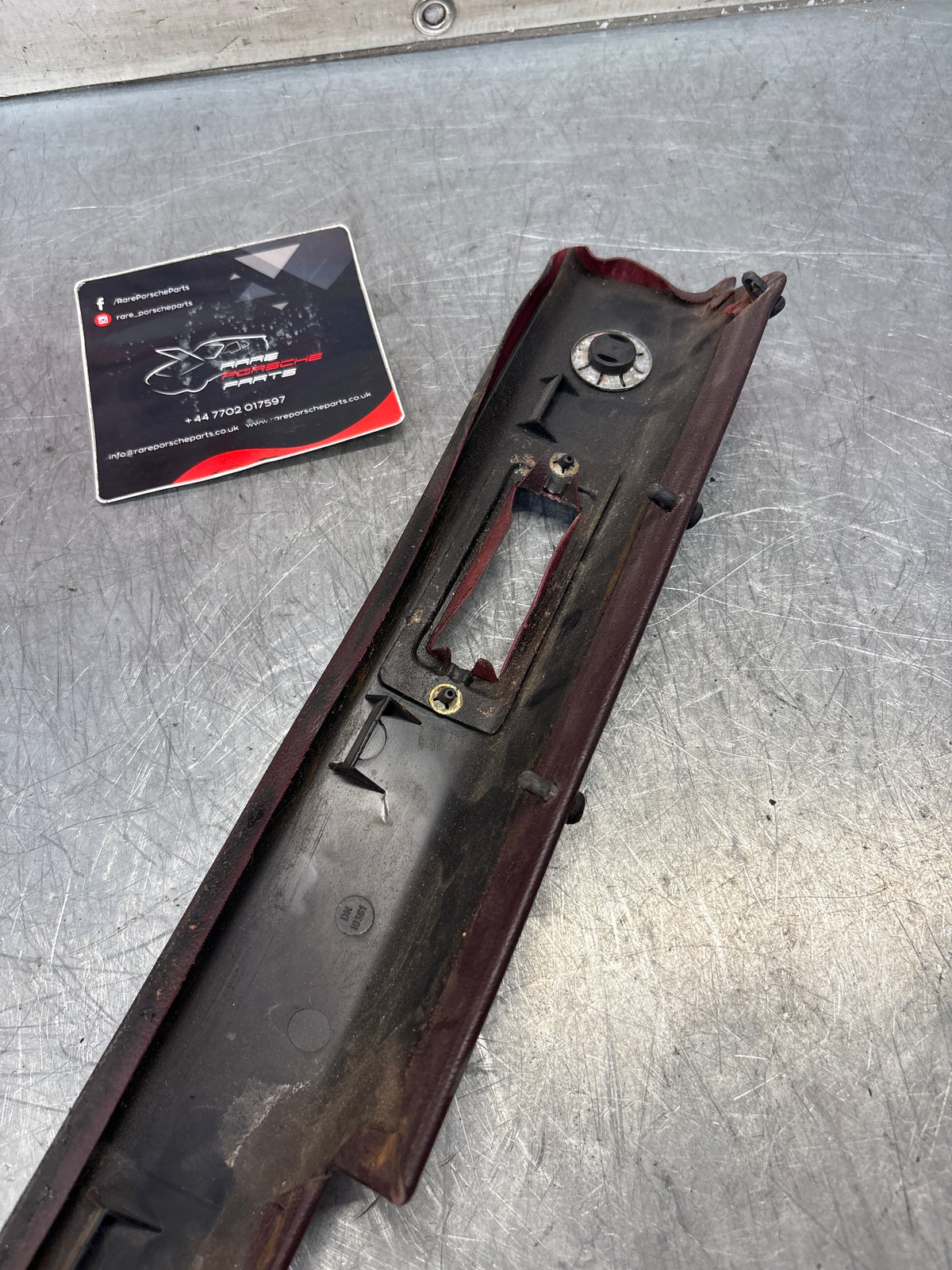 Porsche 928 tailgate interior trim, used, burgundy 92855504705