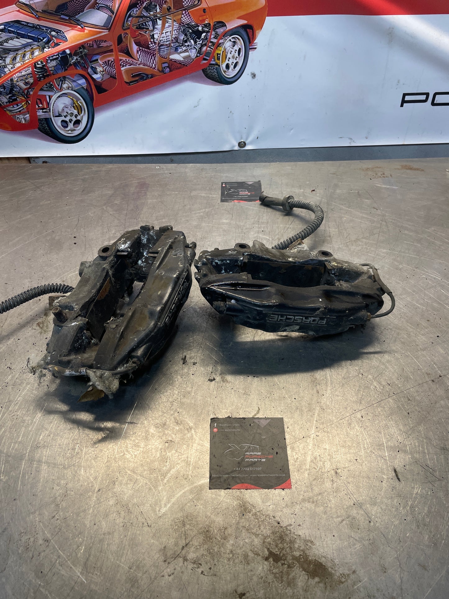 Porsche 928 S4 Pair of front brake calipers, used