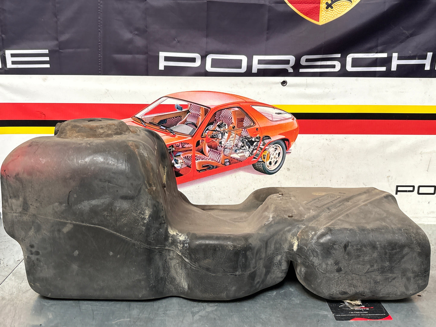 Porsche 944 plastic fuel tank, 95120102103, study photos