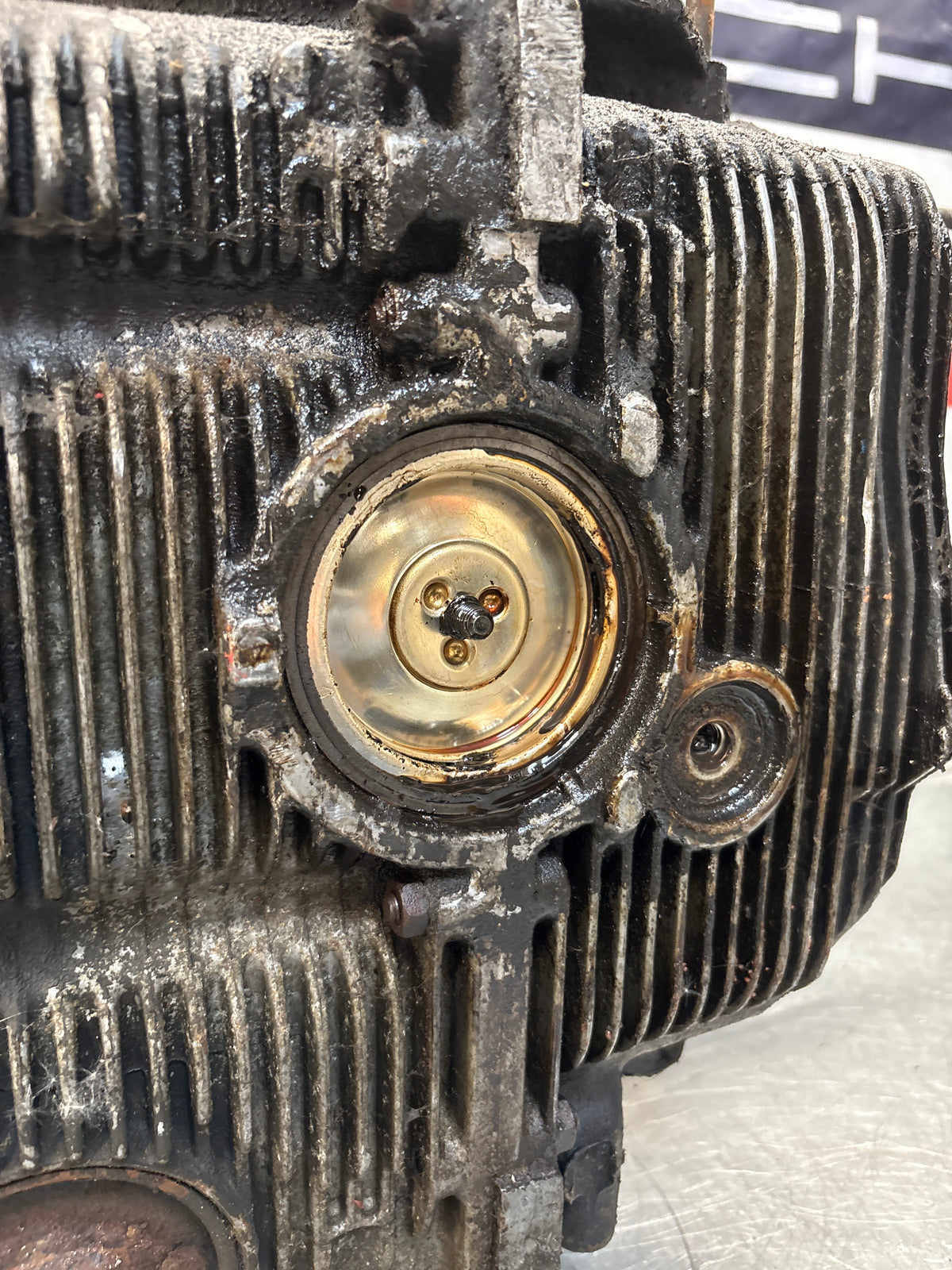 Porsche 914 1.7 engine with cylinder heads, pistons and crankshaft, spares or repair EA044375