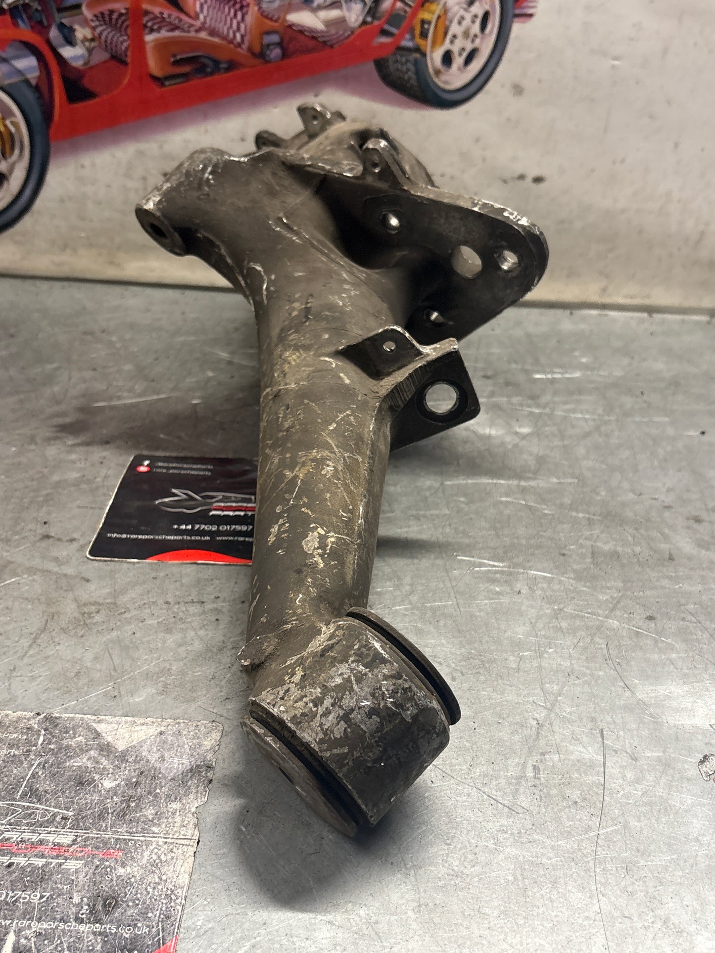 Porsche 944 alloy rear right trailing arm, used 95133151404 / 9513315144R used, with hubs