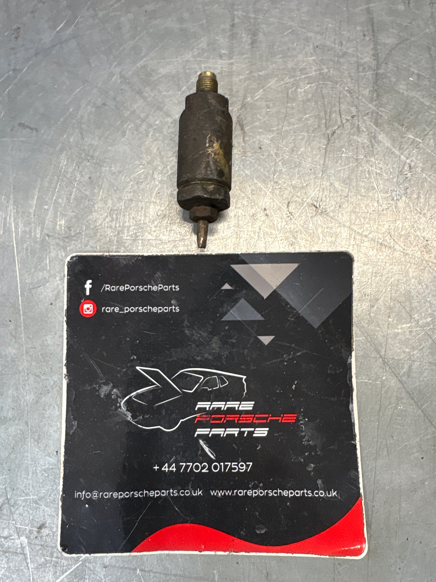 Porsche 928 / 924 / 944 / 968 brake pressure regulator, used 92835530502