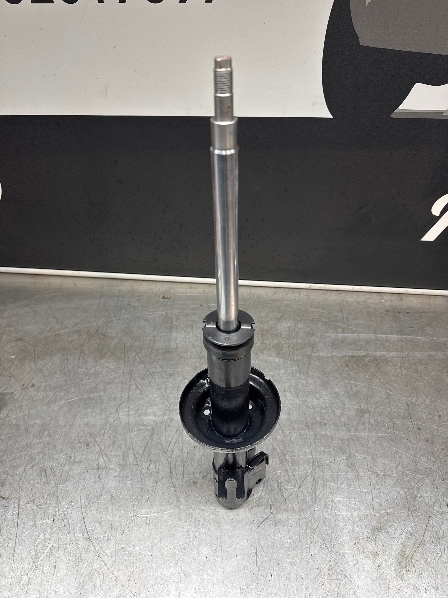Porsche 924/ Early 944 Refurbished Front struts Pair. 477412031F/ 477412032F