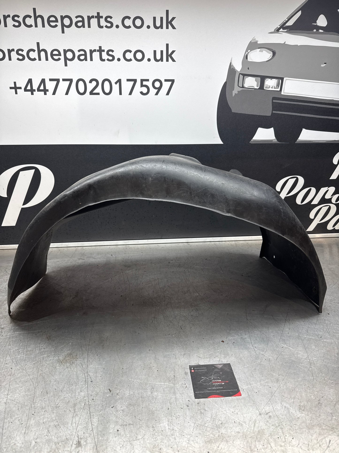 Porsche 928 wheel arch liner  Right 92850438205 Used