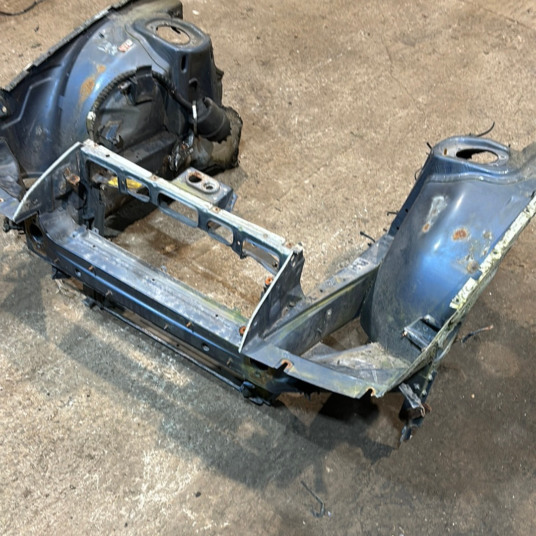 Porsche 944 Turbo / S / S2 Front end section cut