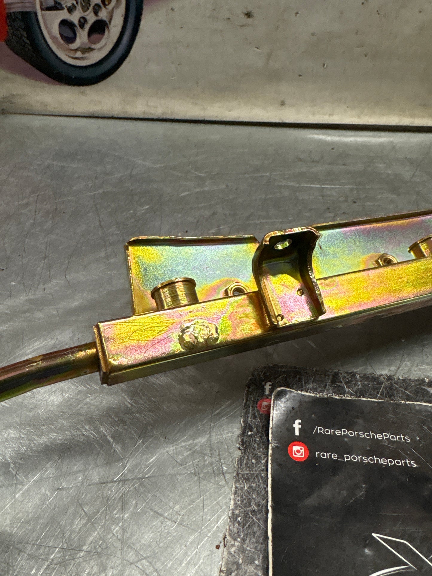 Porsche 928 S fuel rail, left, refurbished 92811007911