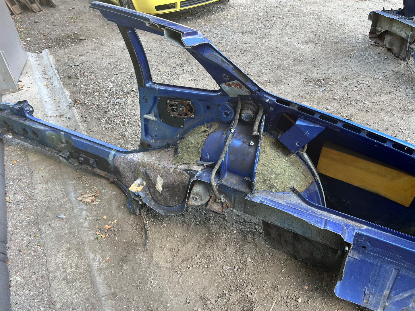 Porsche 944 S2 / Turbo 1991 Right side cut, rear fender with sill 94450390403 94450361200