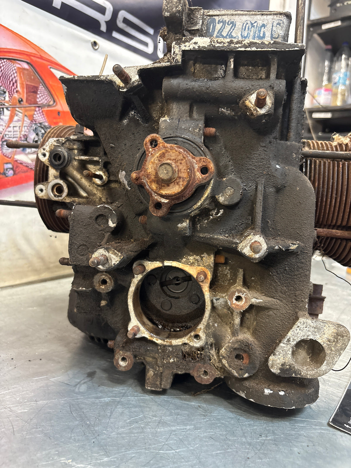 Porsche 914 1.7 engine with cylinder heads, pistons and crankshaft, spares or repair EA044375