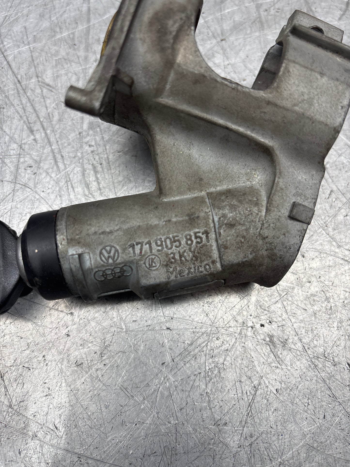 Porsche 924 944 complete lock set, 1 key, 171905851