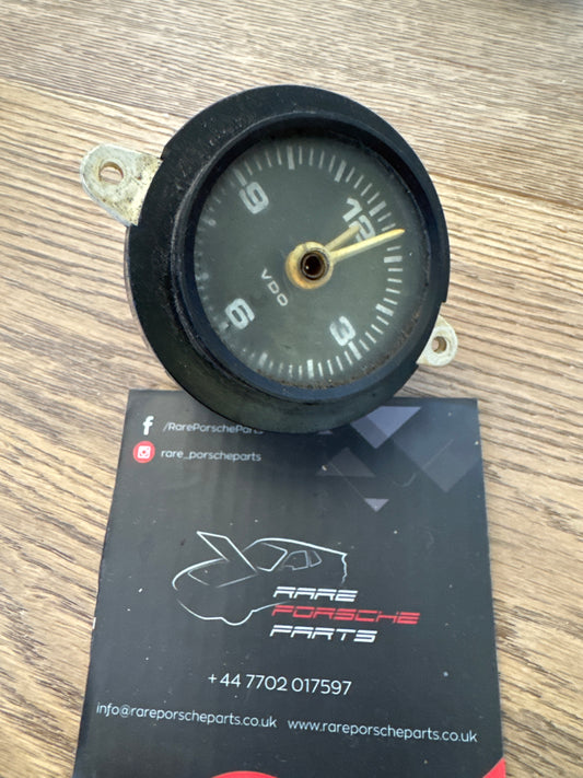 Porsche 928 Dash Center analog clock, used 92864170100