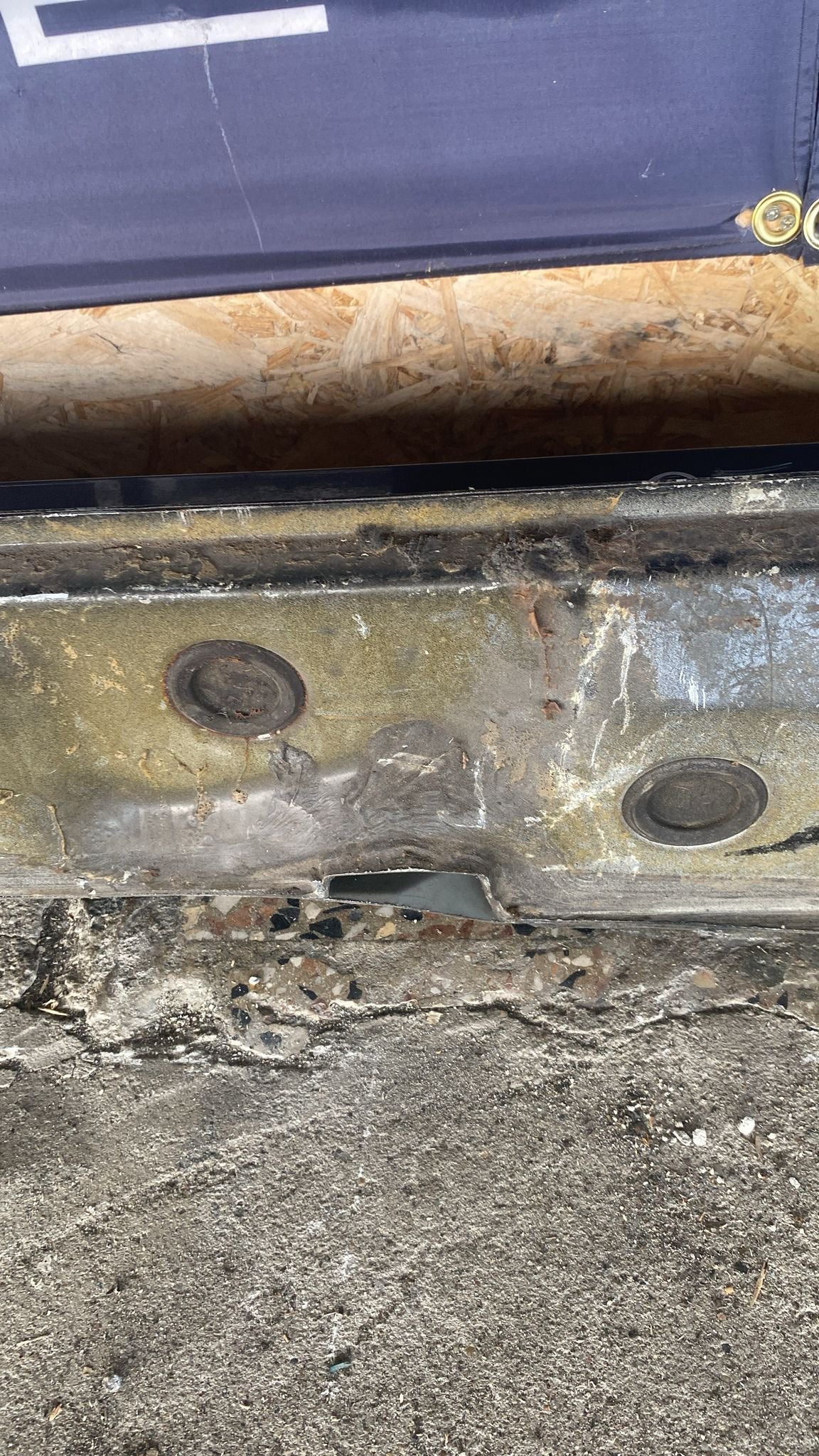 Porsche 944 right sill section with 94450361200