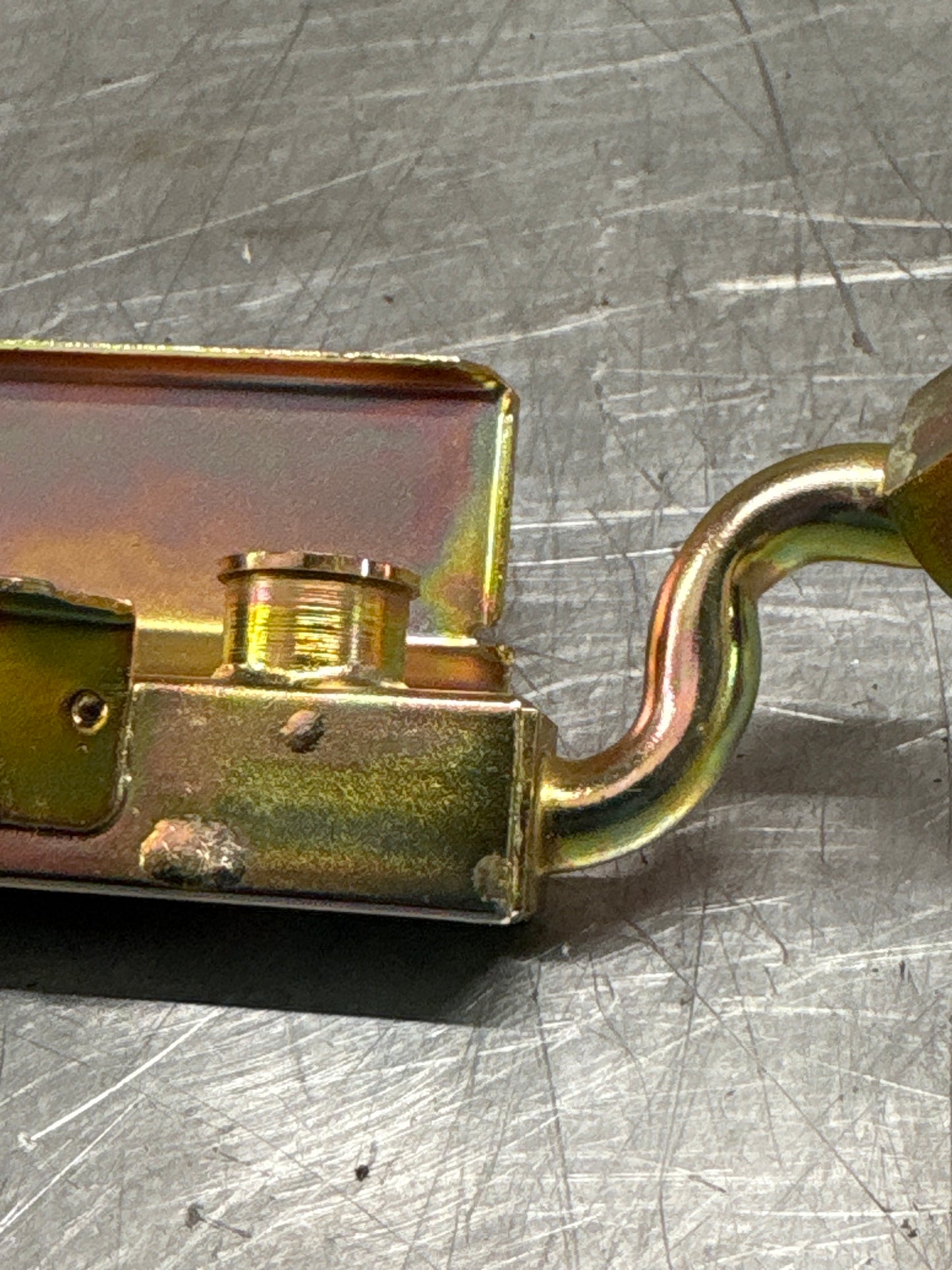 Porsche 928 S fuel rail, left, refurbished 92811007911