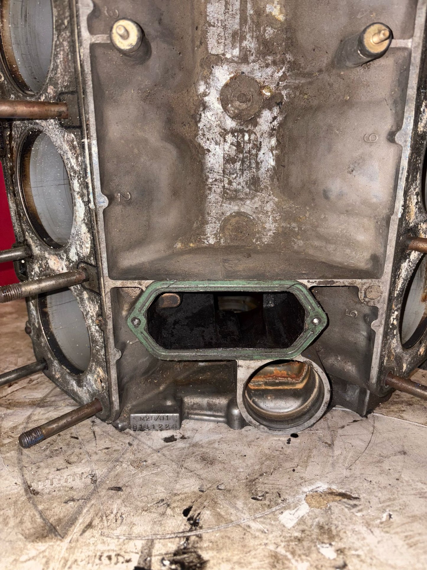 Porsche 928 M28/01 4.5 block with pistons, used