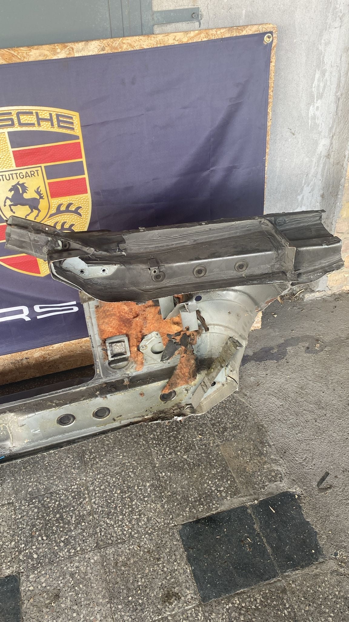 Porsche 944 left side cut, rear fender with sill 94450390303, 94450361102