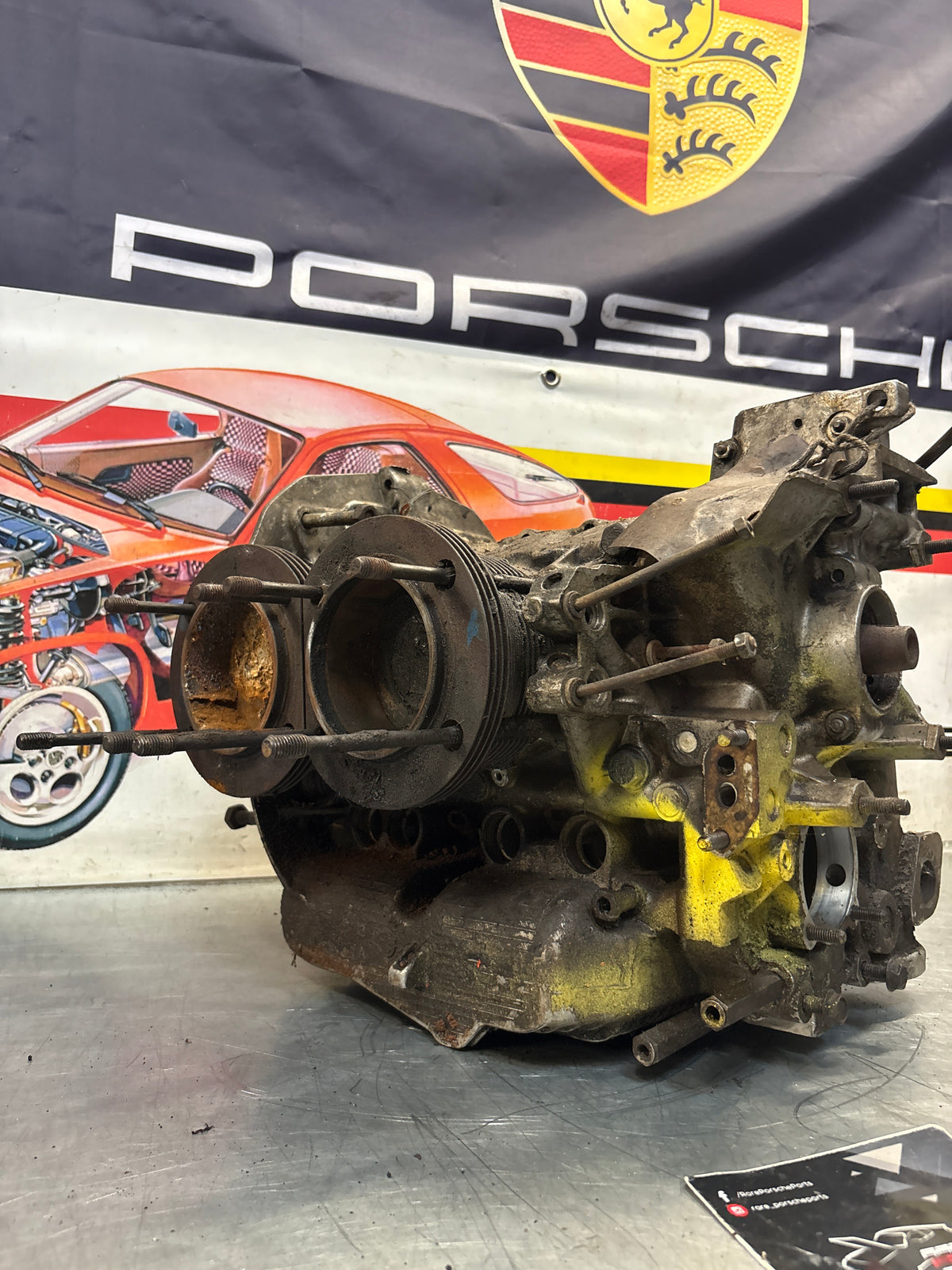 Porsche 914 1.7 engine with cylinder heads, pistons and crankshaft, spares or repair EA076922