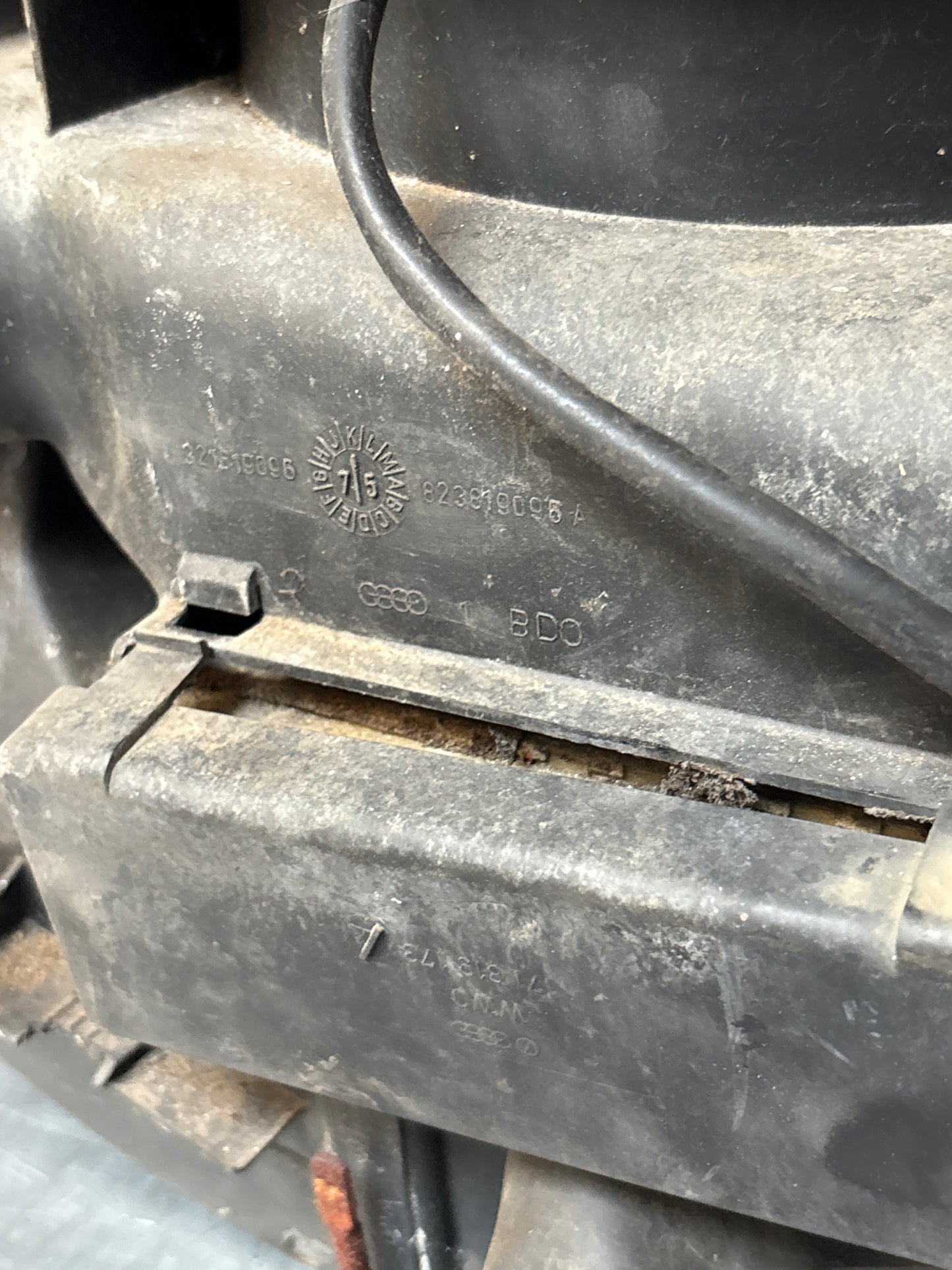 Porsche 924 76-79 heater blower fan assembly, complete with fan 321819096 / 823819096A / 321819095 / 823819095 used