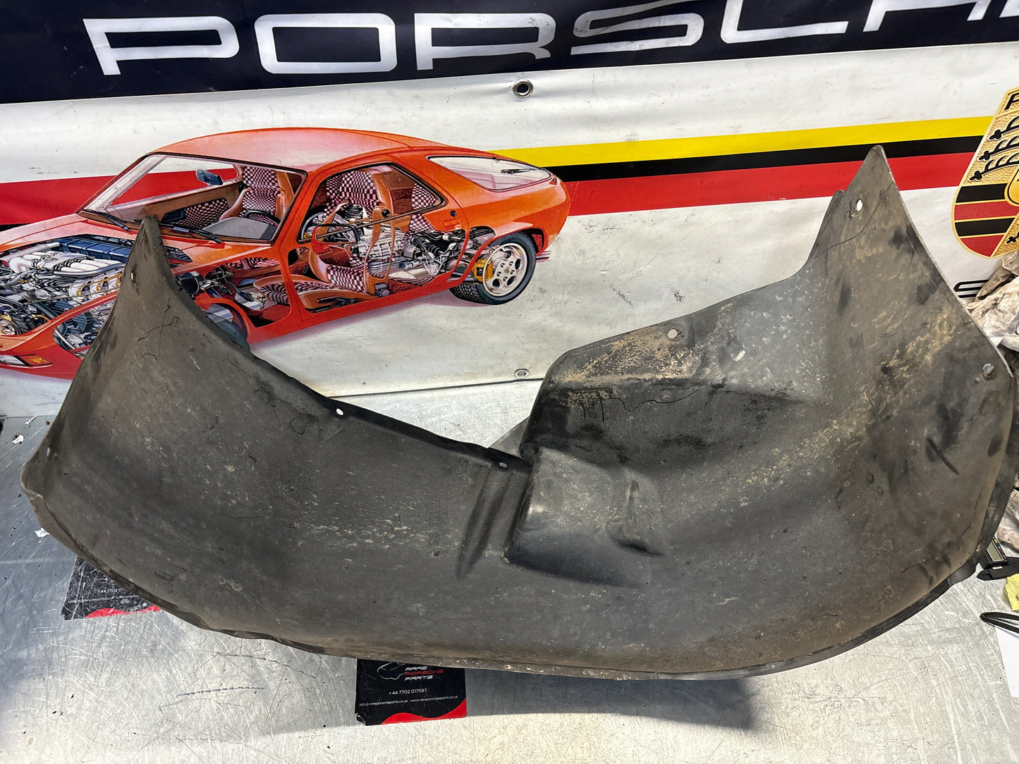 Porsche 928 wheel arch liner  Right 92850438205 Used