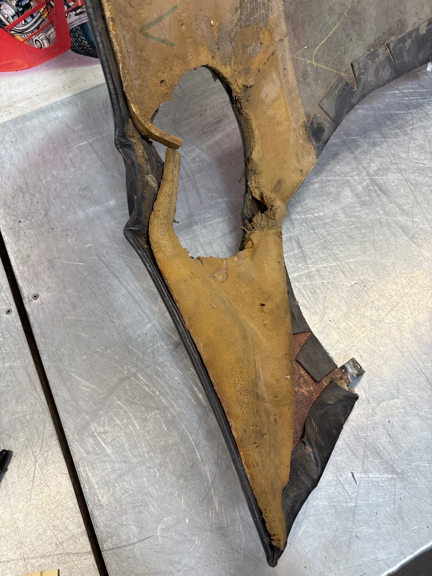 Porsche 928 early left side lower side trim panel, without loudspeaker, black used 92855502102