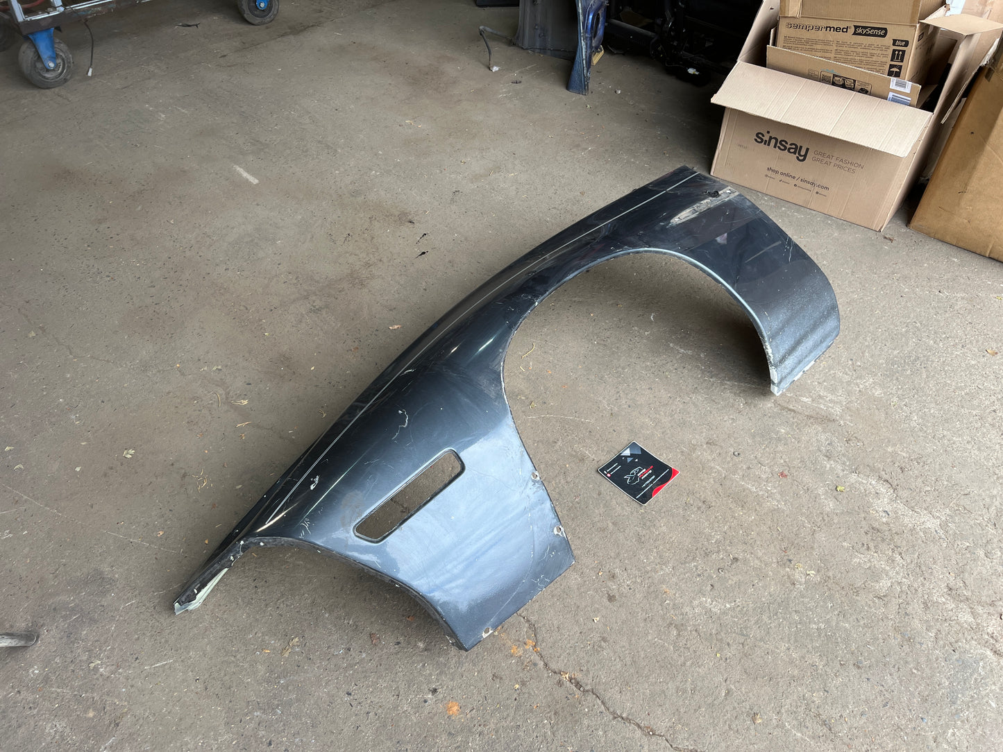 Porsche 928 -87 front left wing, 92850301103 used