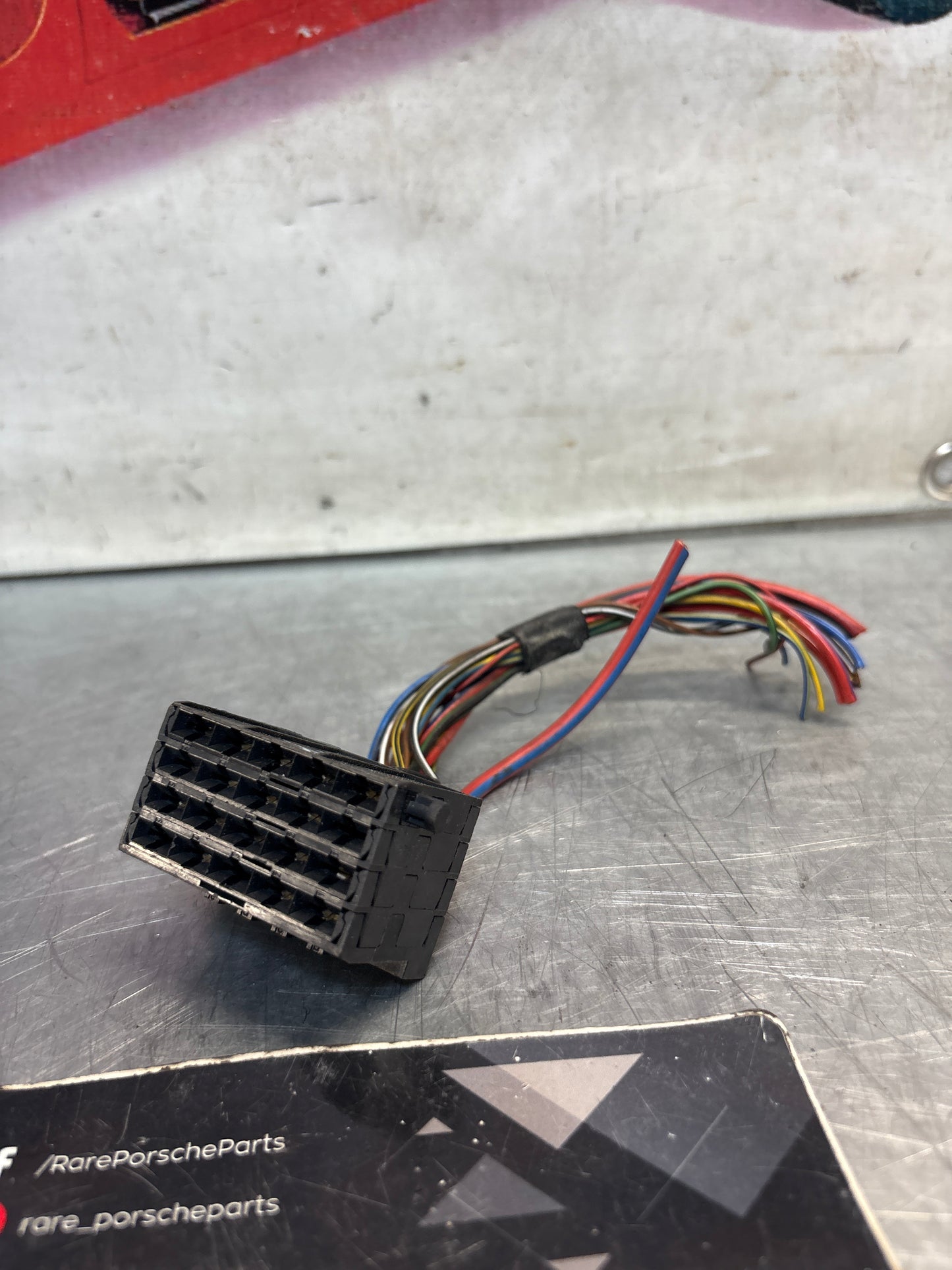 Porsche 944 85.5- fuse box pigtail, used black 92861233504