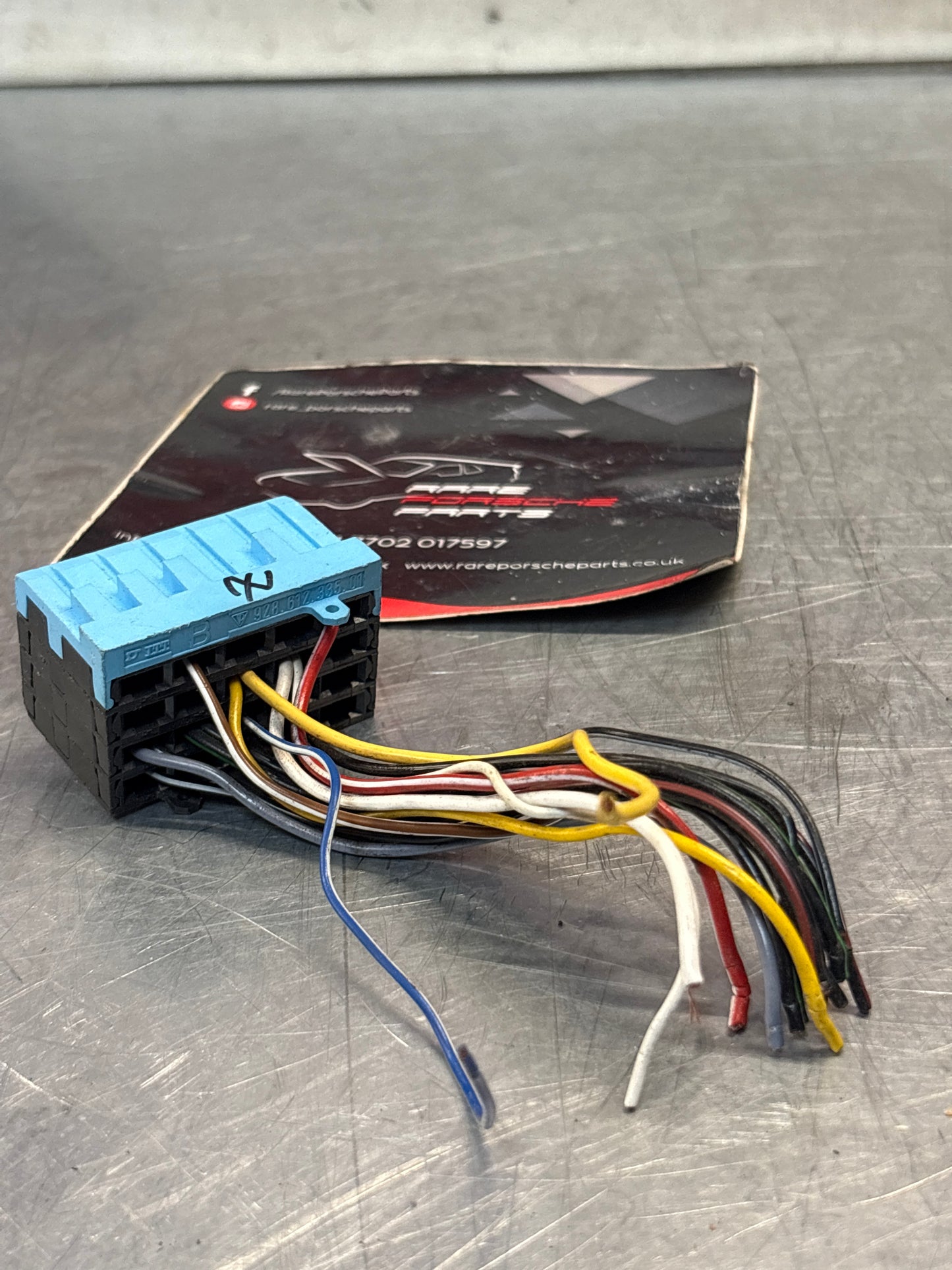 Porsche 944 85.5- fuse box pigtail, used blue 92861233501