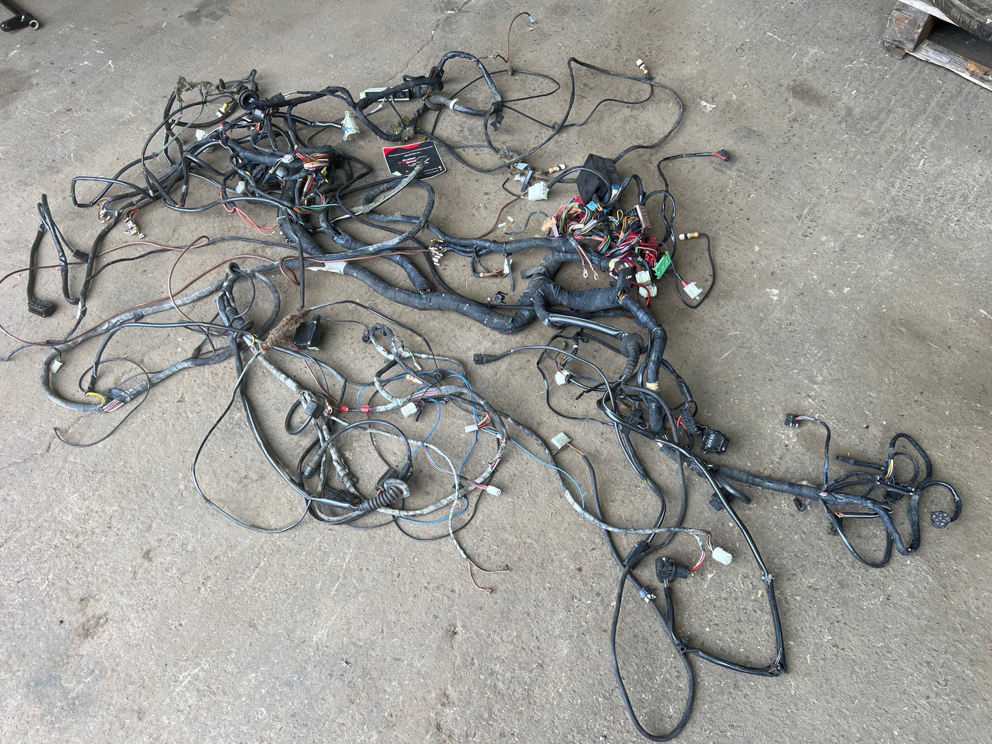 Porsche 944 2.5 Turbo 1987 cablaggio interno completo, telaio. Pezzi di ricambio o riparazioni 010 usati!!