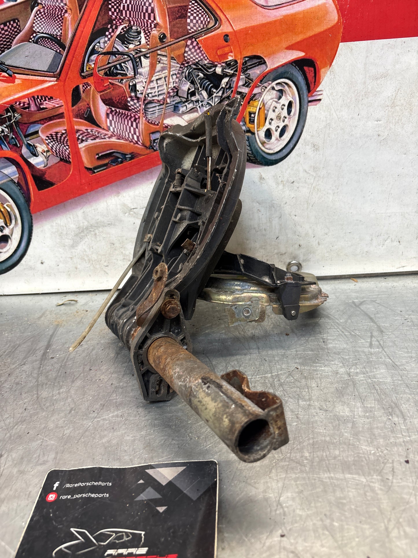 Porsche 928 right headlight swivel frame 92875024902 92875024302 used