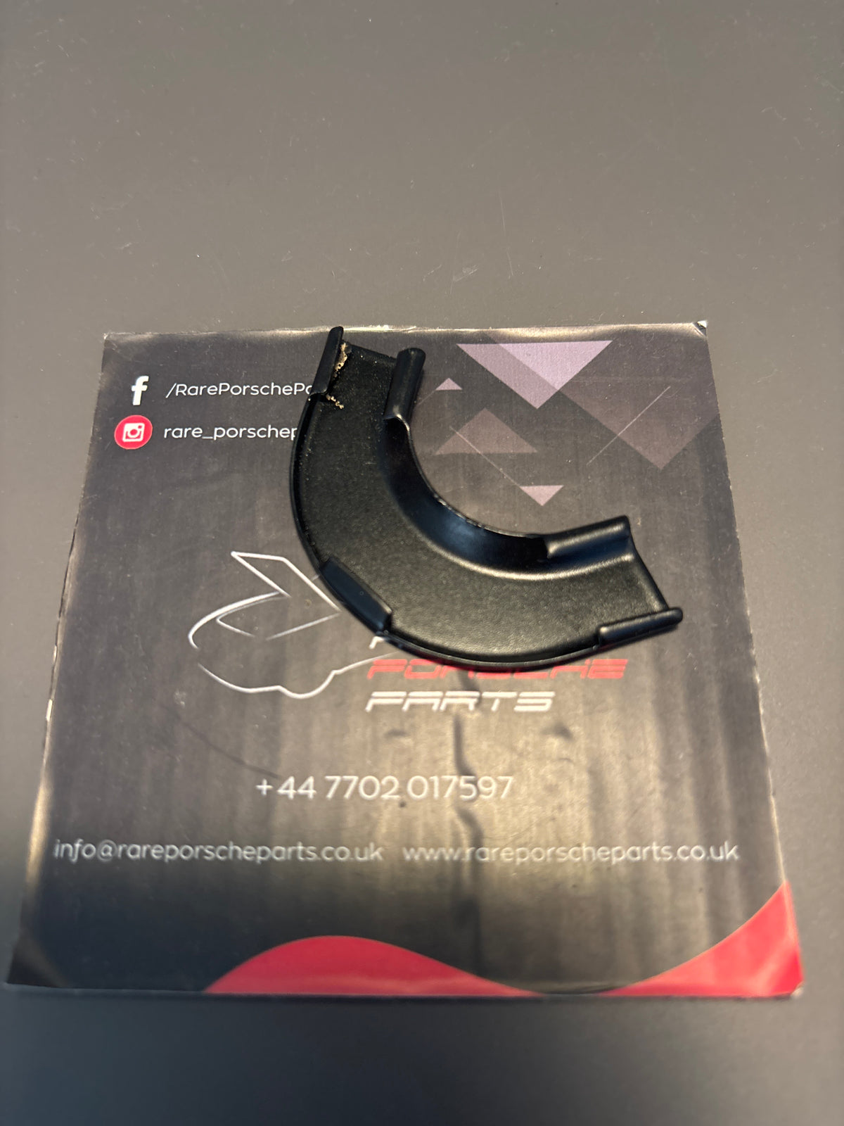 Porsche 928 window trim corner piece, 9285434130470K, NOS