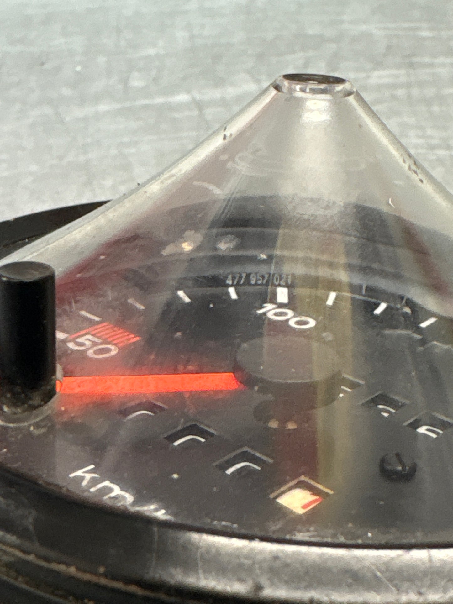 Porsche 924 Early km/h speedometer with 80k showing 477957021