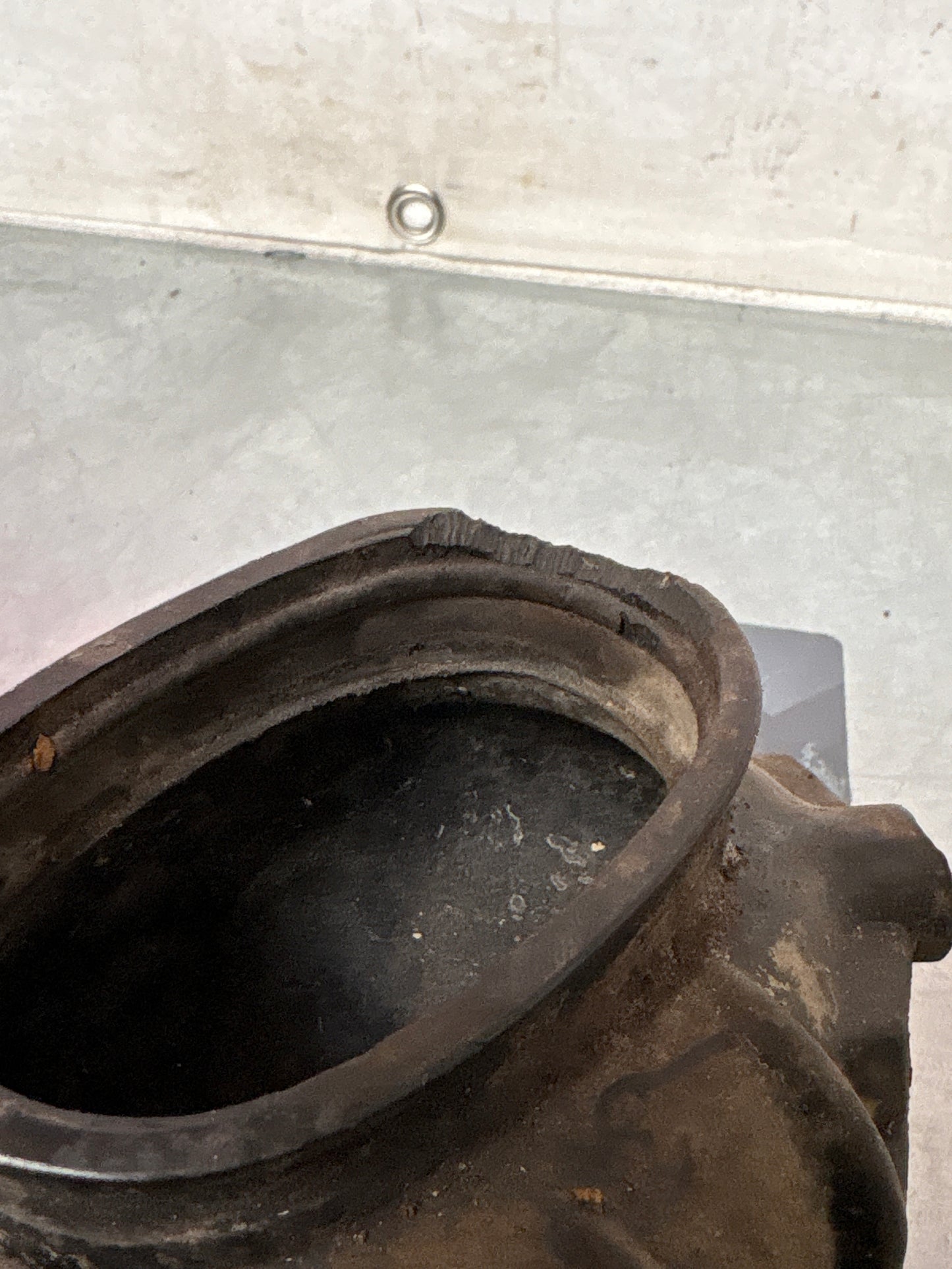 Porsche 924 fuel metering head to air intake 047133367A 047 133 367 A