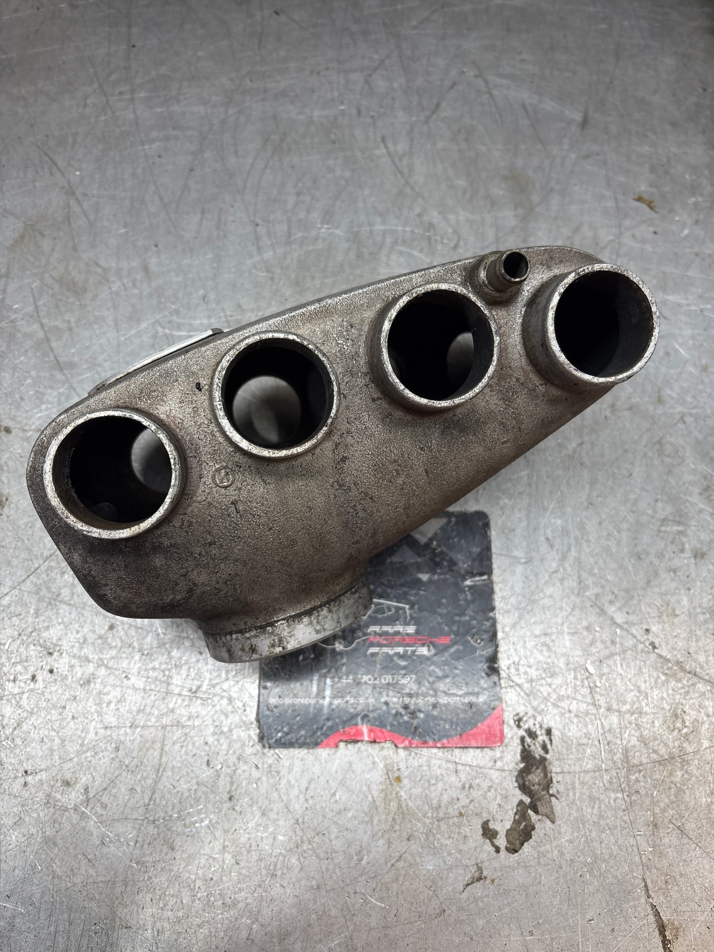 Porsche 928 Used plenum chamber 9281101562R