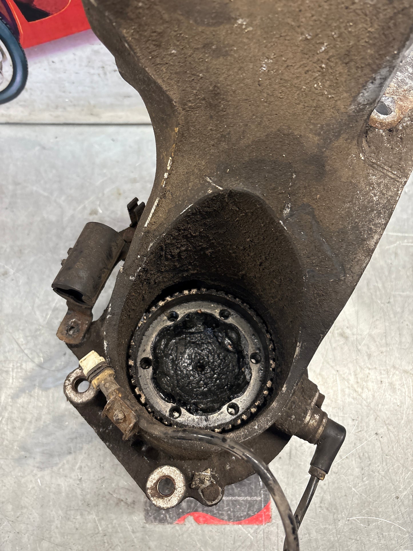 Porsche 944 alloy rear right trailing arm, used 95133151405 / 9513315144R used, with hubs