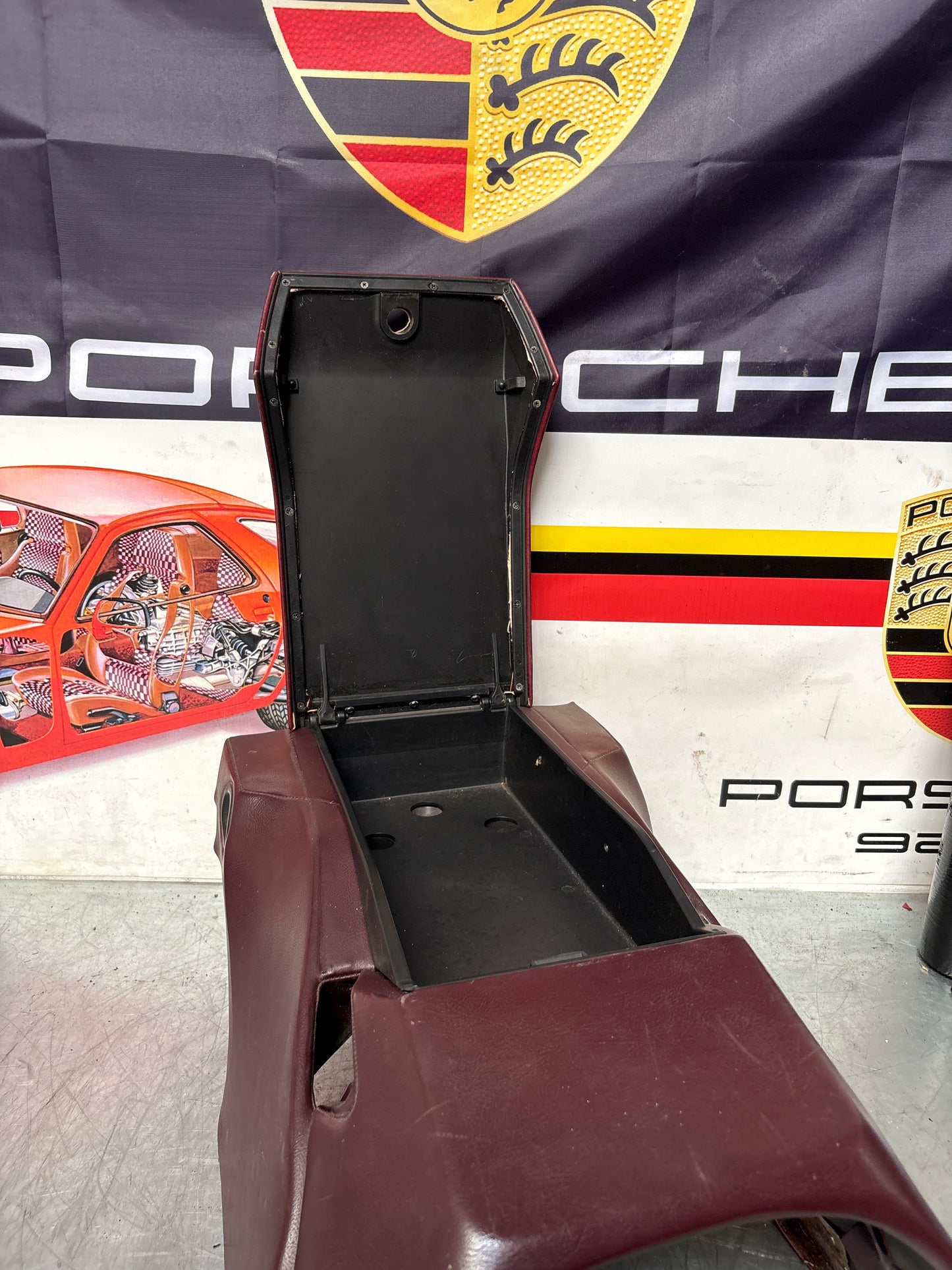 Porsche 928 S center console, rear armrest, Burgrundy, no key, and lock 92852206757 92852206150 used