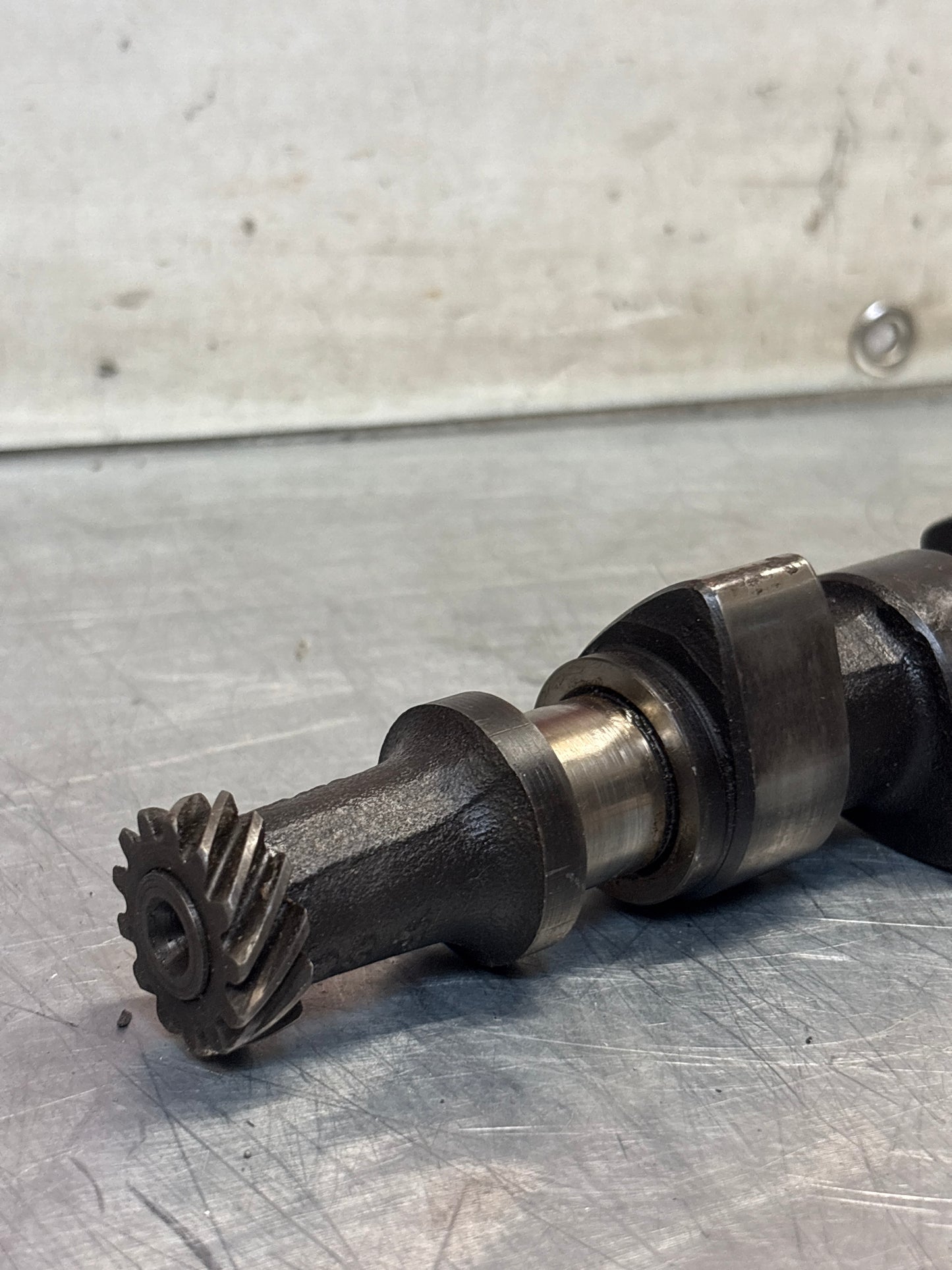 Porsche 924 / 924 Turbo camshaft 046109021 used