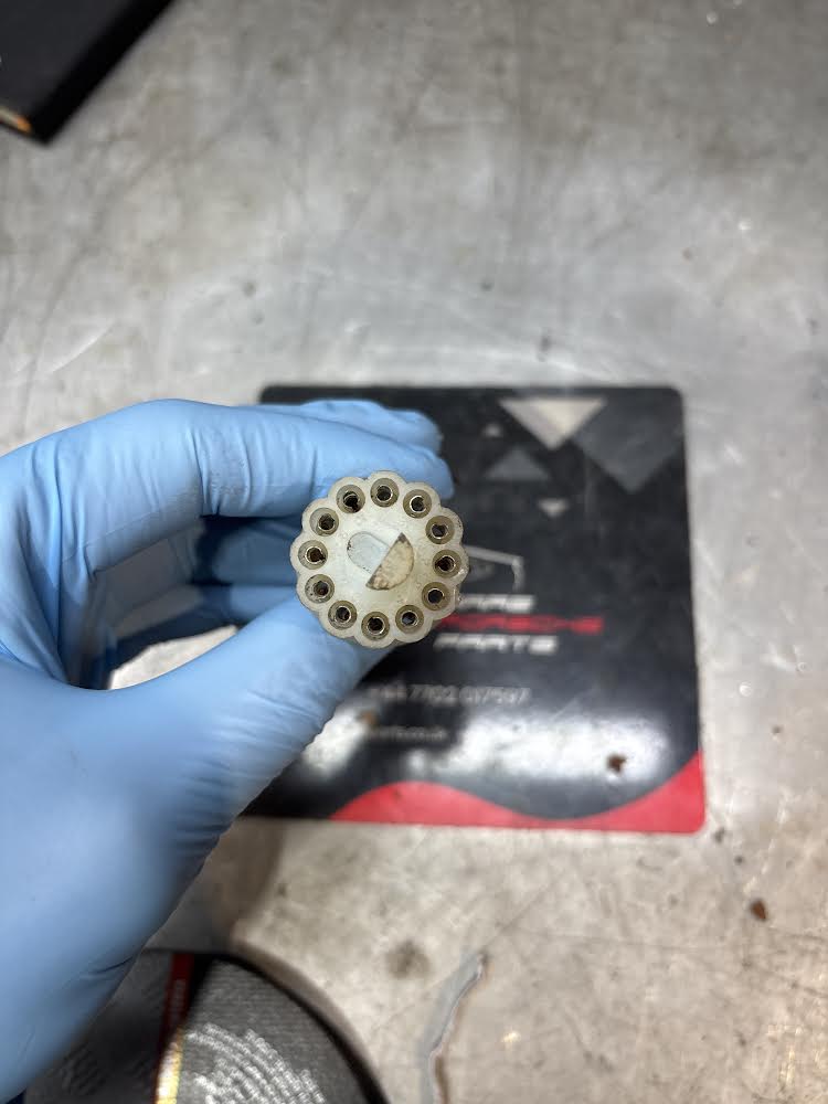 Porsche 924 (76-88) 944 (82-85.5) multi gauge connector