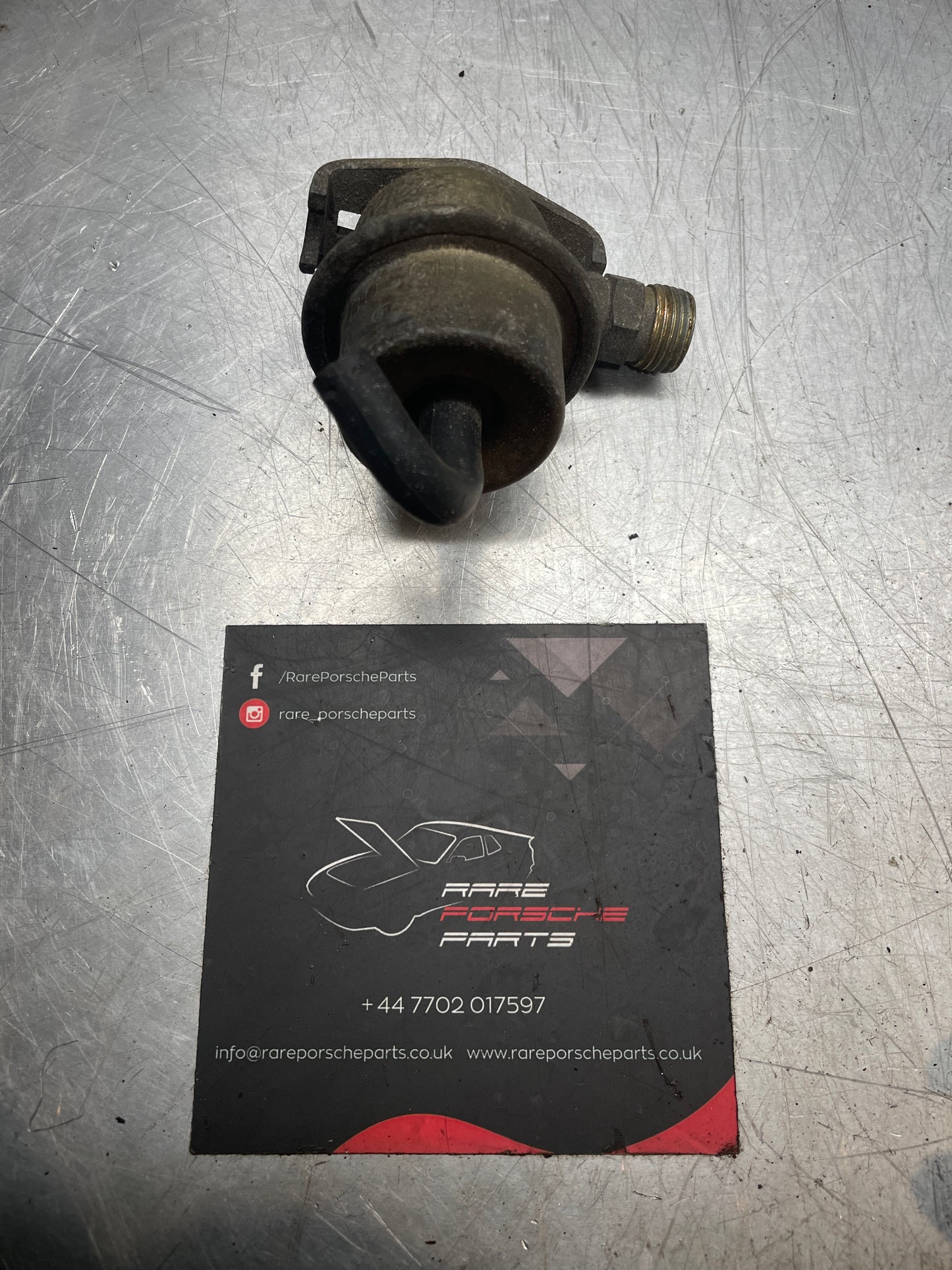 Ammortizzatore di pressione del carburante Porsche 944 1982-1985. 0280161018. 0 280 161 018 usato