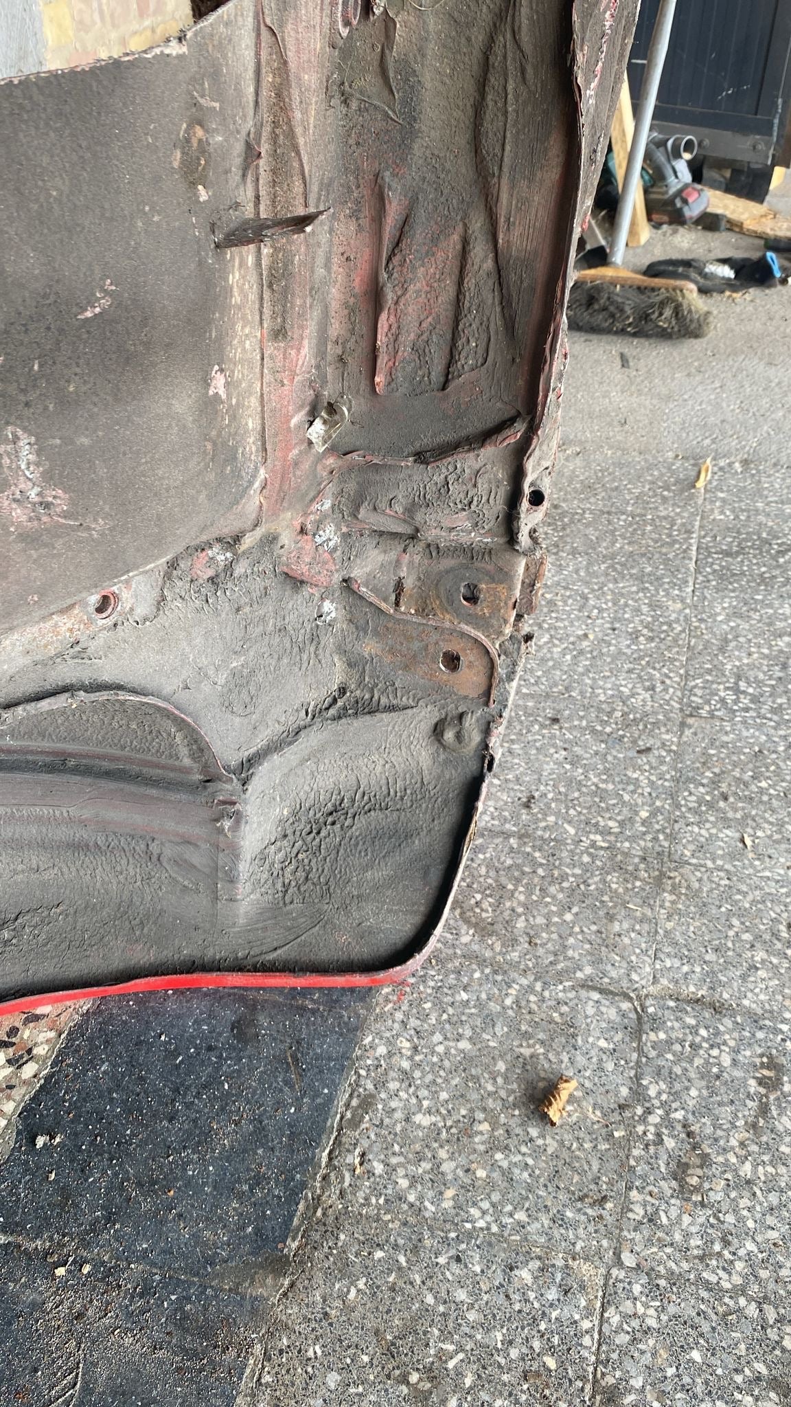 Porsche 944 left side cut, rear fender, 94450390303