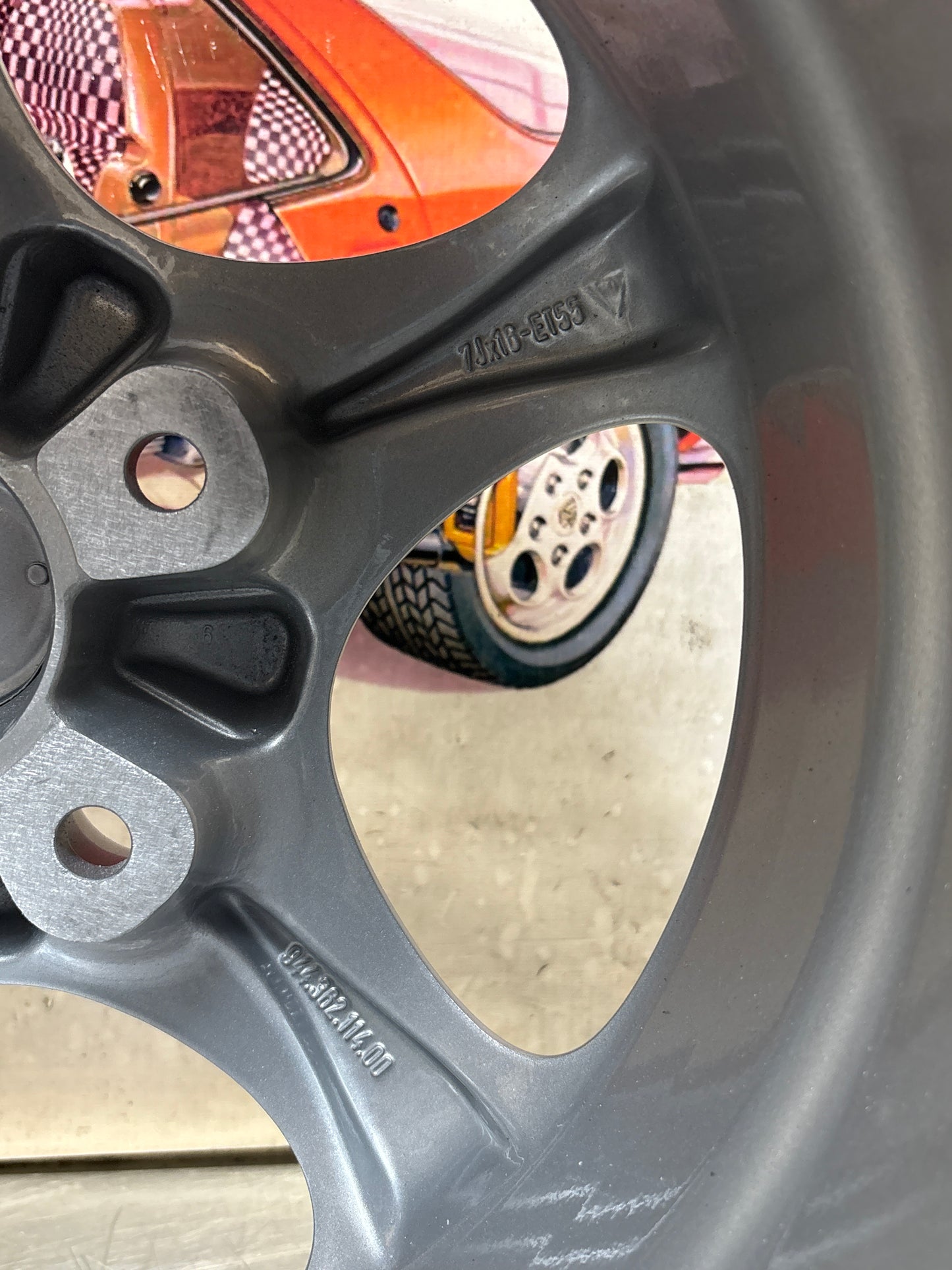 Porsche 944 968 16 inch alloy wheel set, refurbished 94436211400 / 94436211600