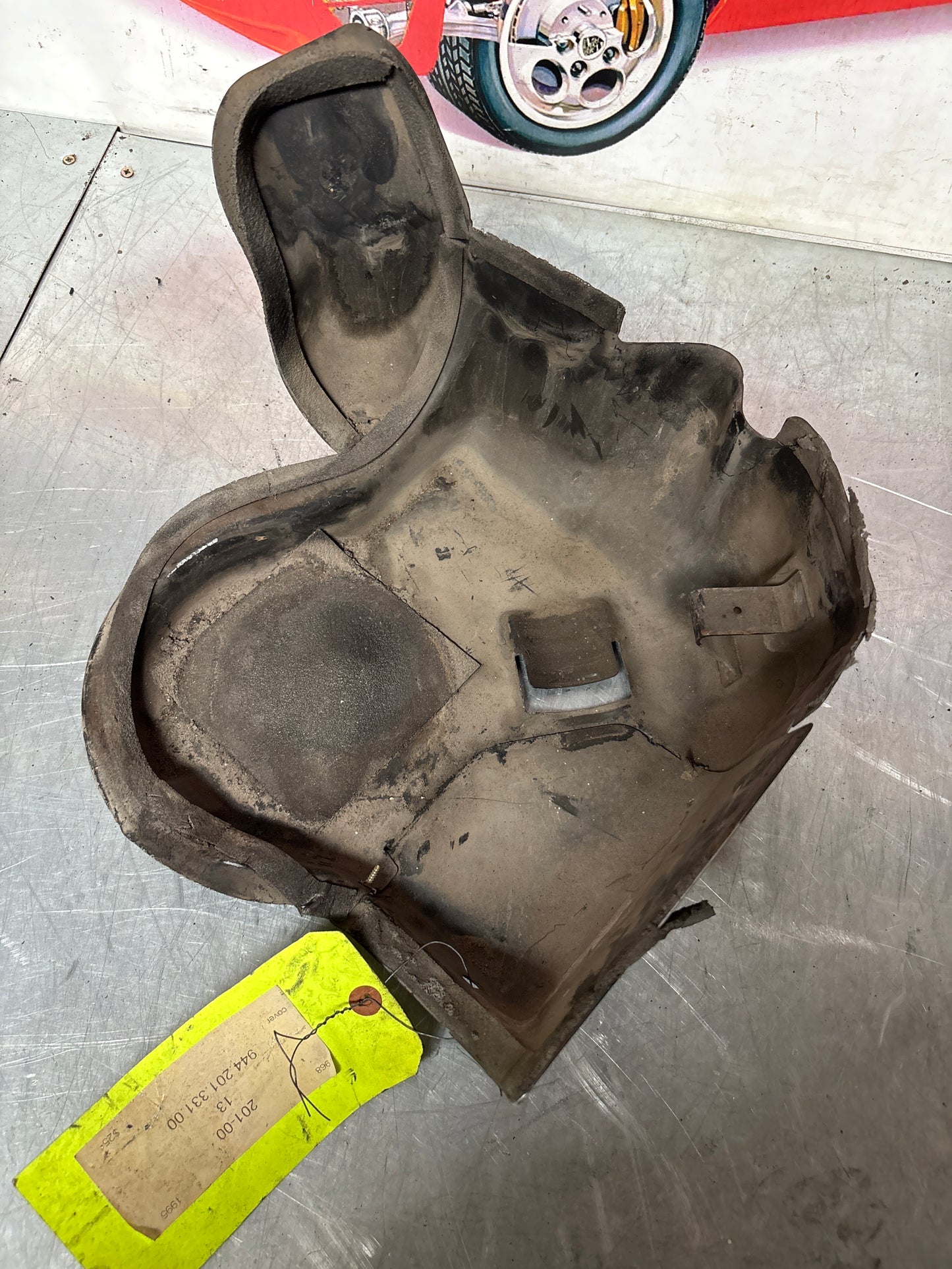 Porsche 968 - fuel pump cover plate 94420133100