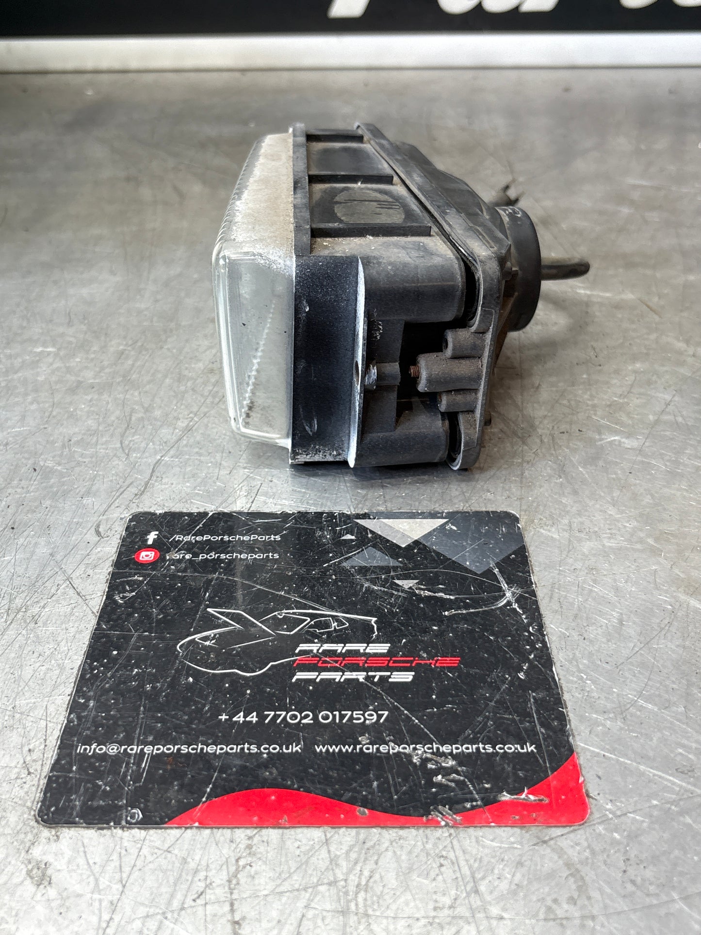 Porsche 944 Right foglight, 94463190200 used