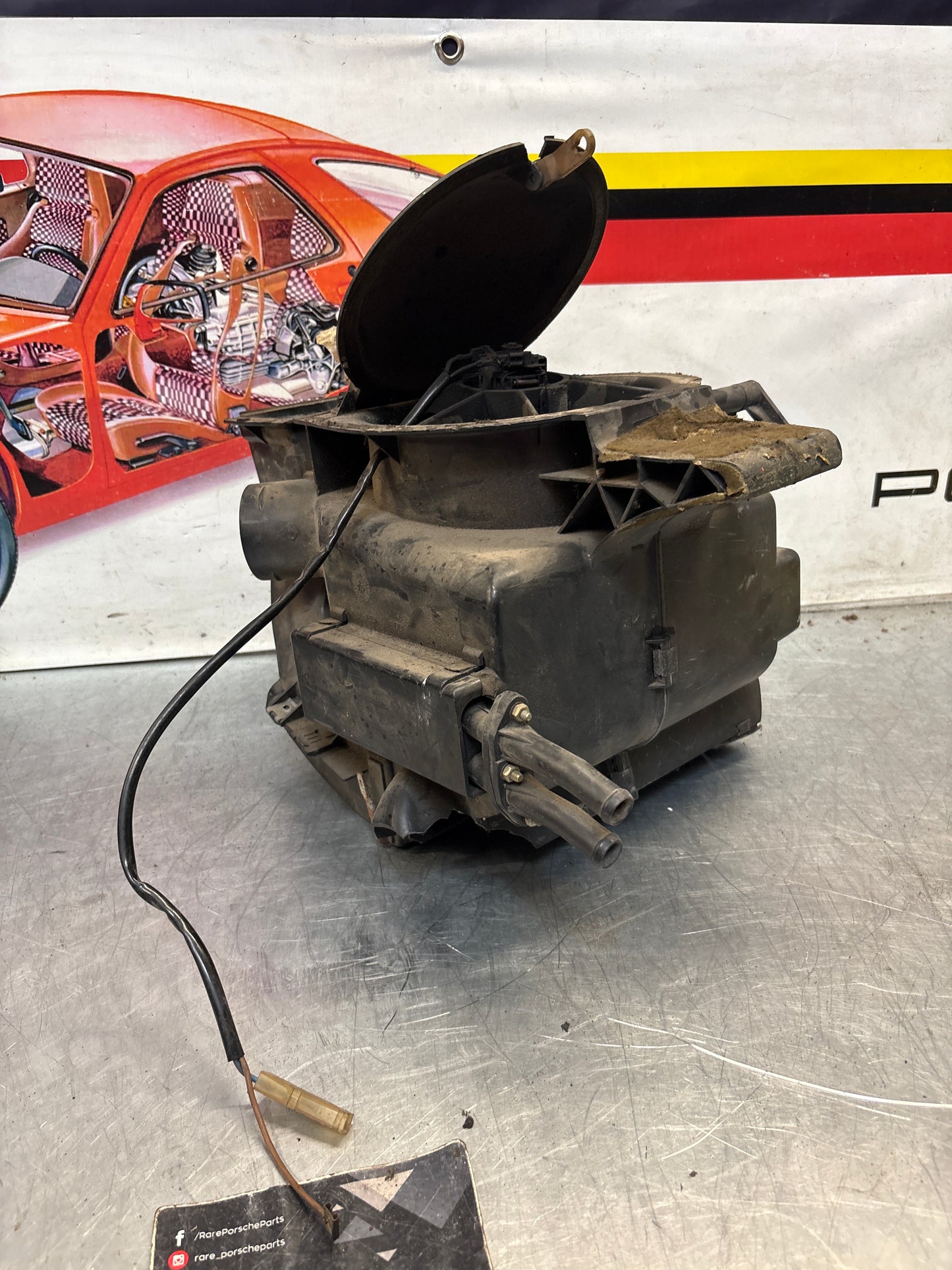 Porsche 924 80-85 944 82-85.5 heater blower fan assembly, complete 321819096 / 823819096A / 823819095A / 321819095 used
