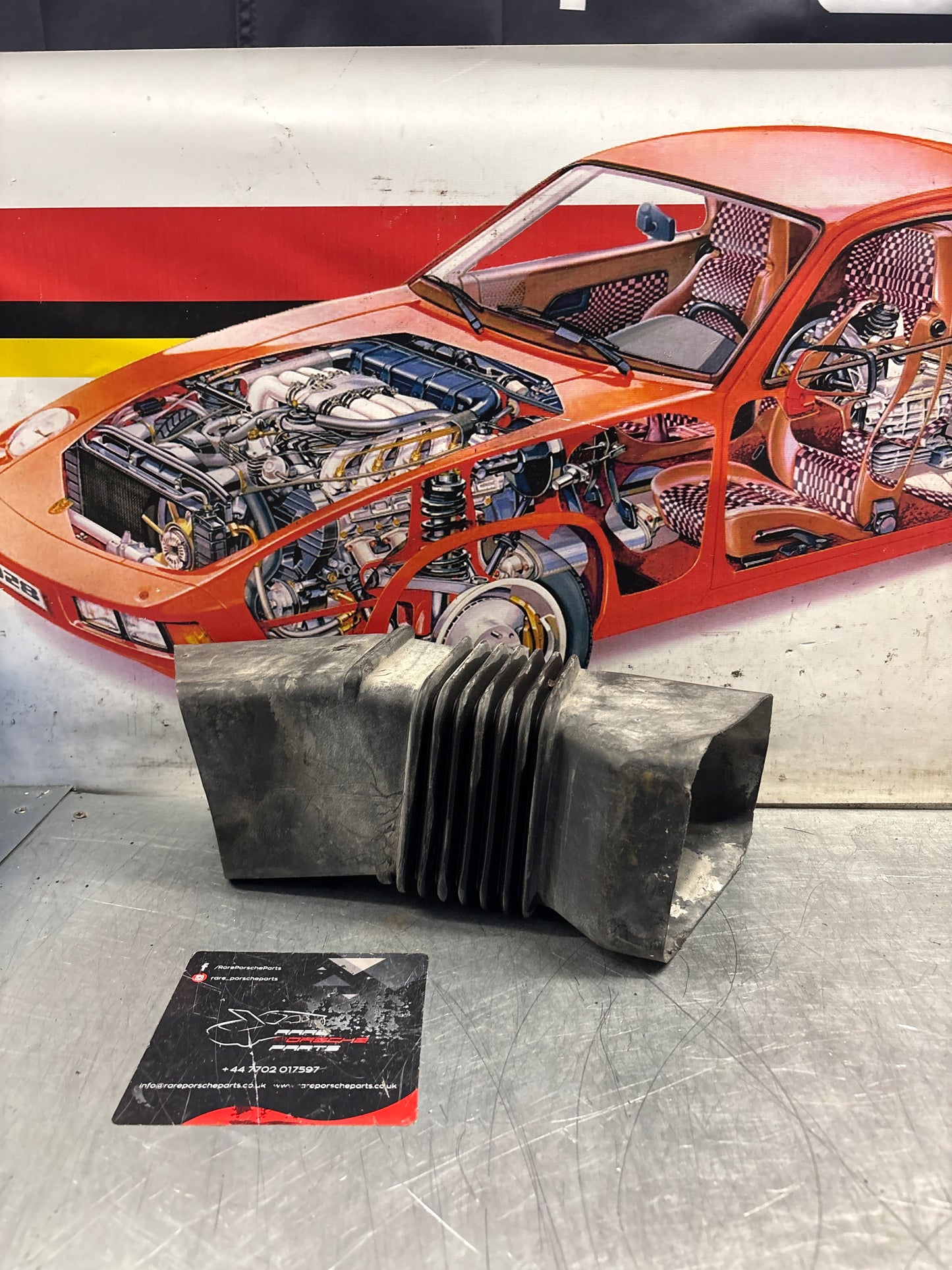 Porsche 928 right Air intake hose, used 92850416002