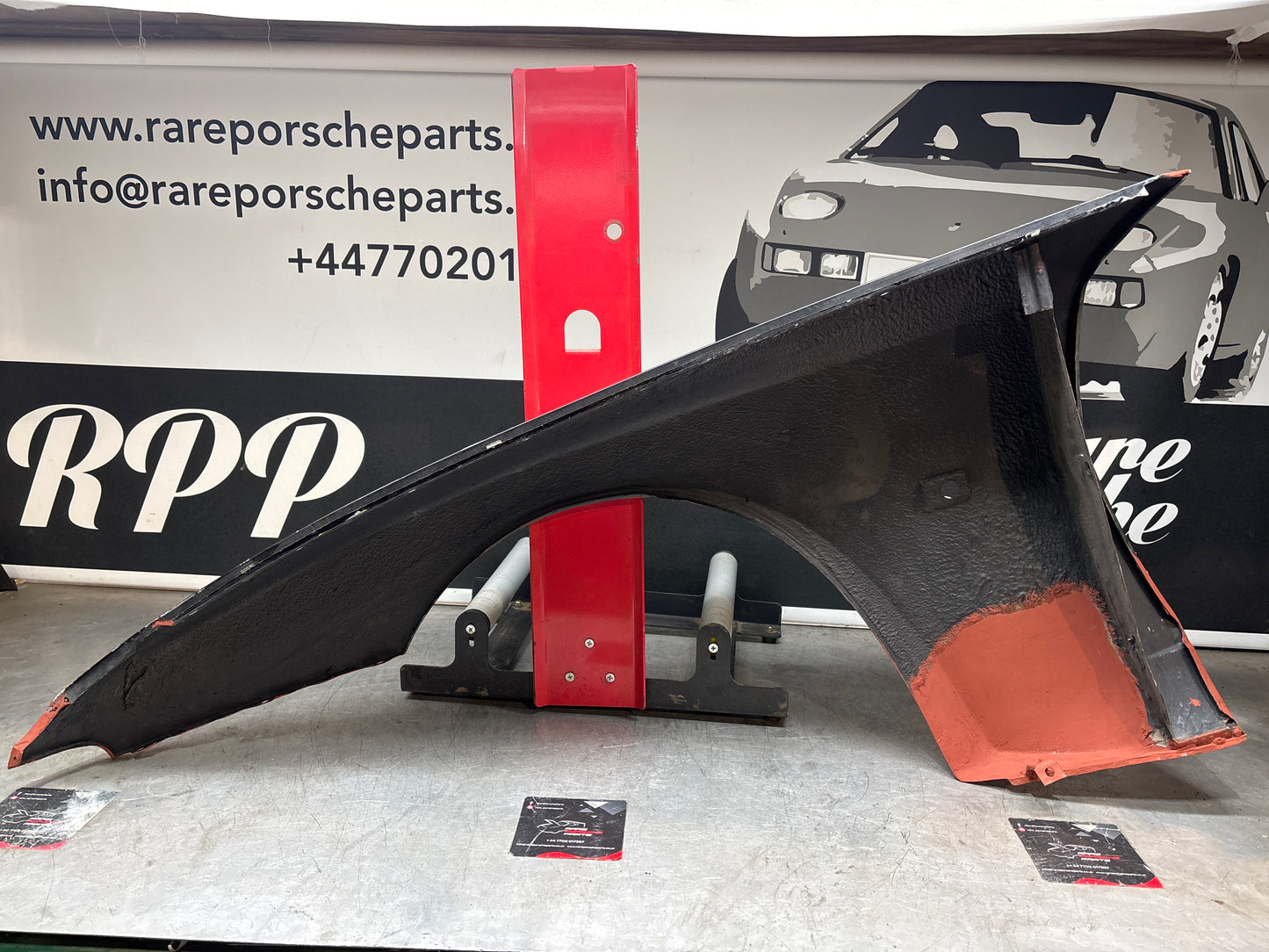 Porsche 944, early front right wing, 93150302203 used, no rust