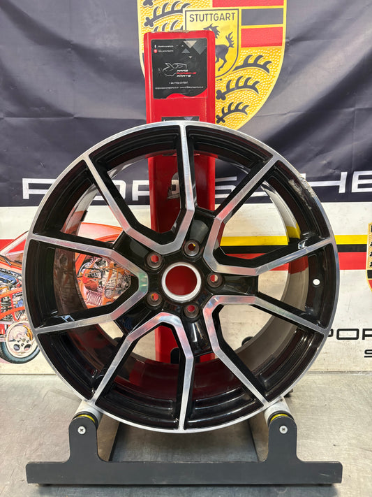 Porsche Taycan GTS 9.5Jx21” ET60 alloy wheel, 9J1601025BC, used for spares or repair