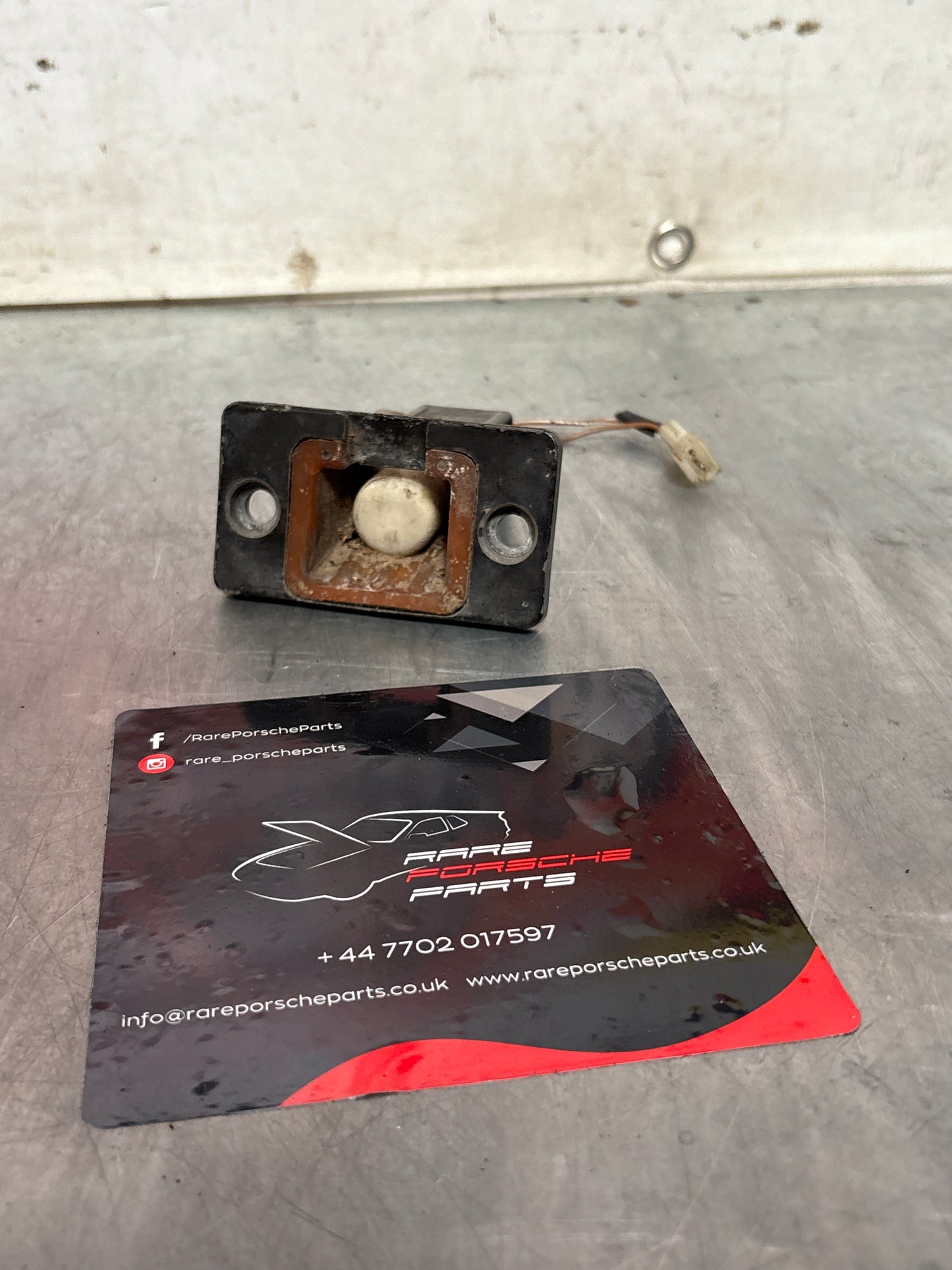 Porsche 928 rear boot lock receiver, 92851205503